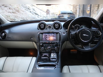 Used Jaguar XJ 2014 for sale - 76666128: Photo