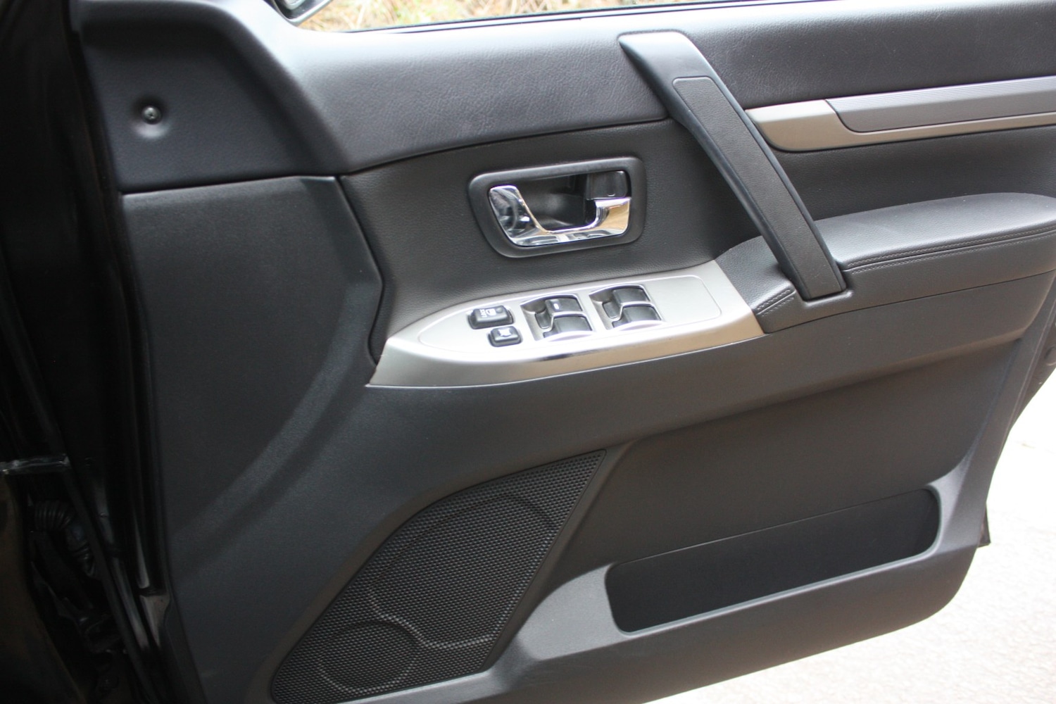 Used Mitsubishi Shogun 2016 for sale - 76547808: Photo 24