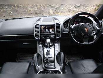 Used Porsche Cayenne 2013 for sale - 75446457: Photo