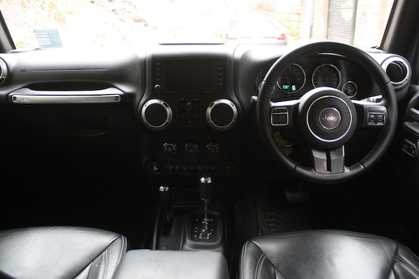 Used Jeep Wrangler 2017 for sale - 76281411: Photo 2