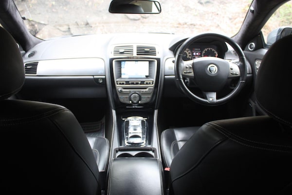 Used Jaguar XKR 2010 for sale - 75446445: Photo 2