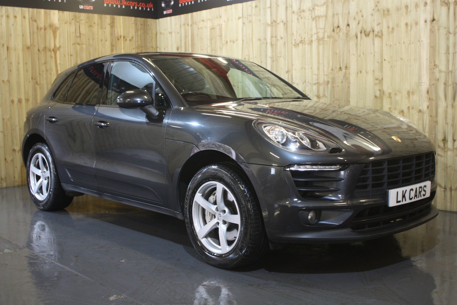Used Porsche Macan 2017 for sale - 77991628: Photo 1
