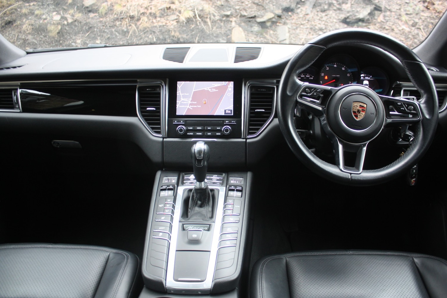 Used Porsche Macan 2017 for sale - 77991628: Photo 2