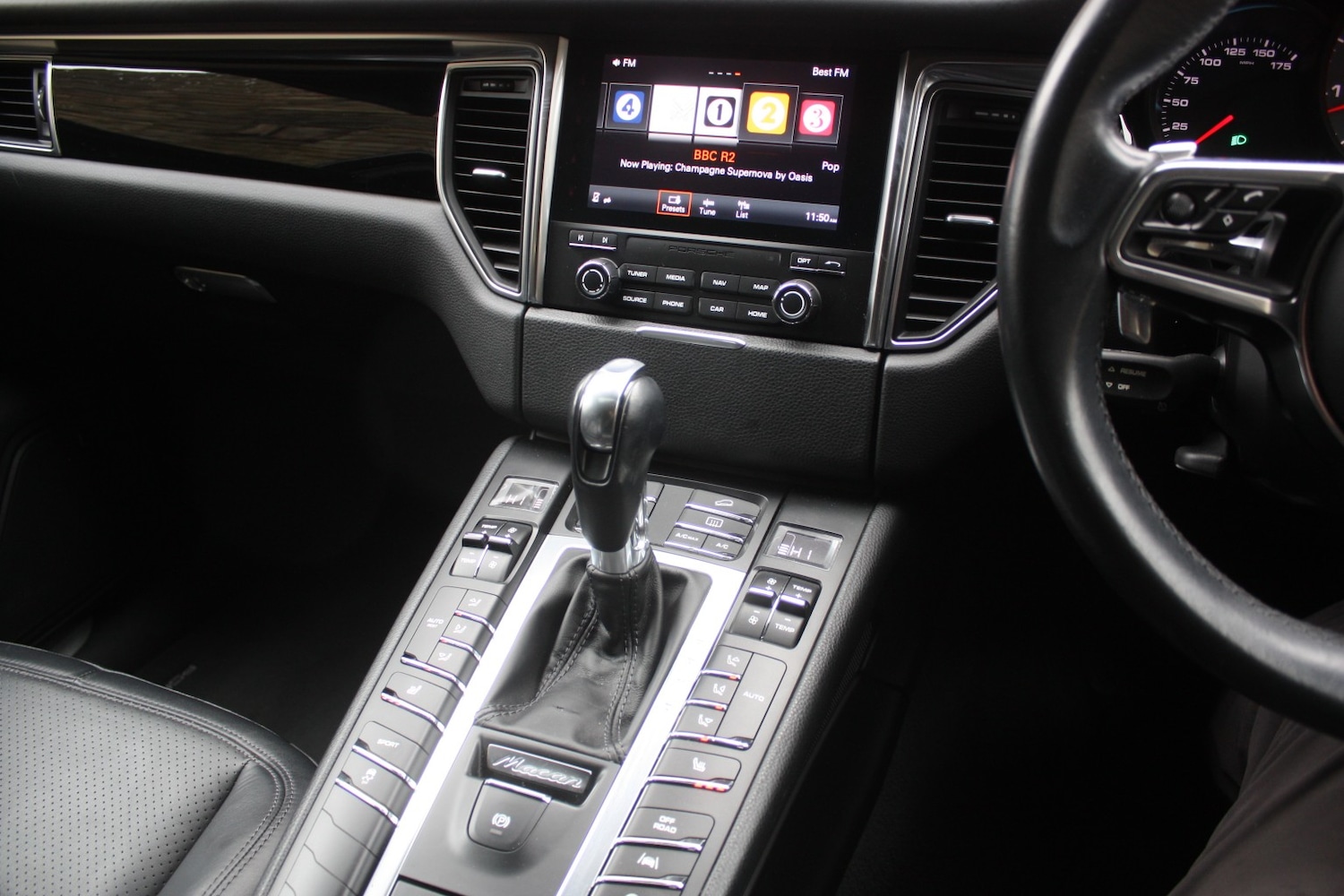 Used Porsche Macan 2017 for sale - 77991628: Photo 23