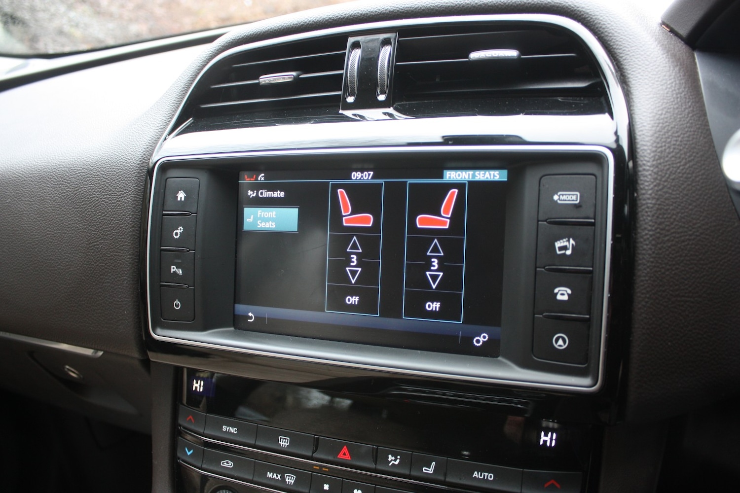 Used Jaguar F-Pace 2016 for sale - 77465791: Photo 14