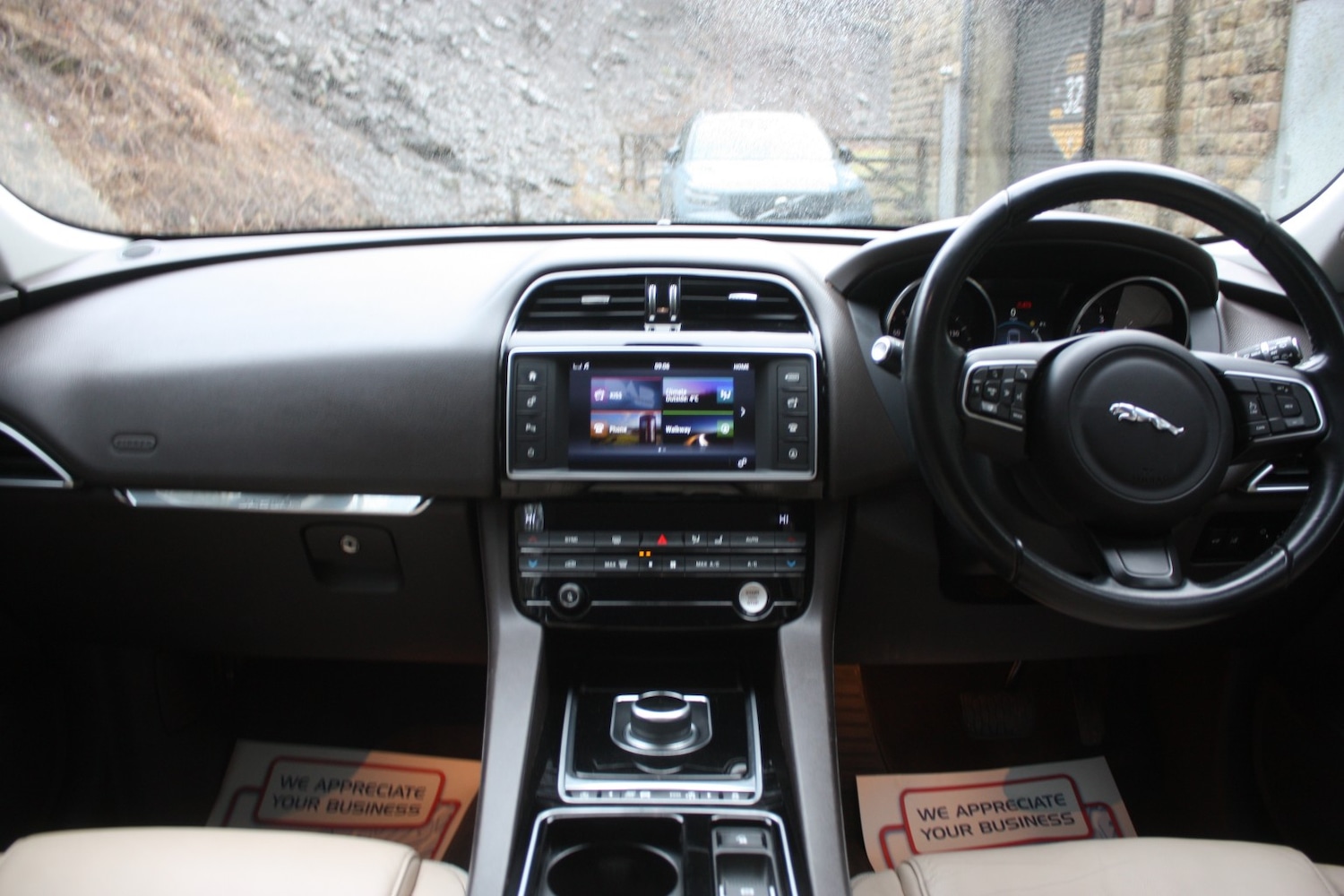 Used Jaguar F-Pace 2016 for sale - 77465791: Photo 2