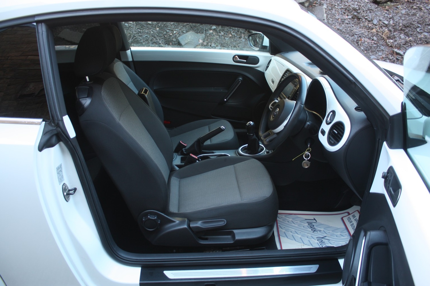 Used Volkswagen Beetle 2014 for sale - 77357376: Photo 9