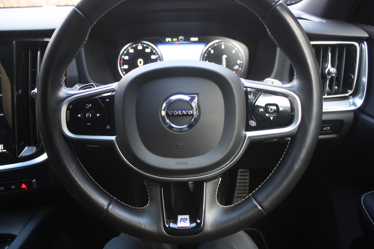 Used Volvo V60 2019 for sale - 76799185: Photo 12