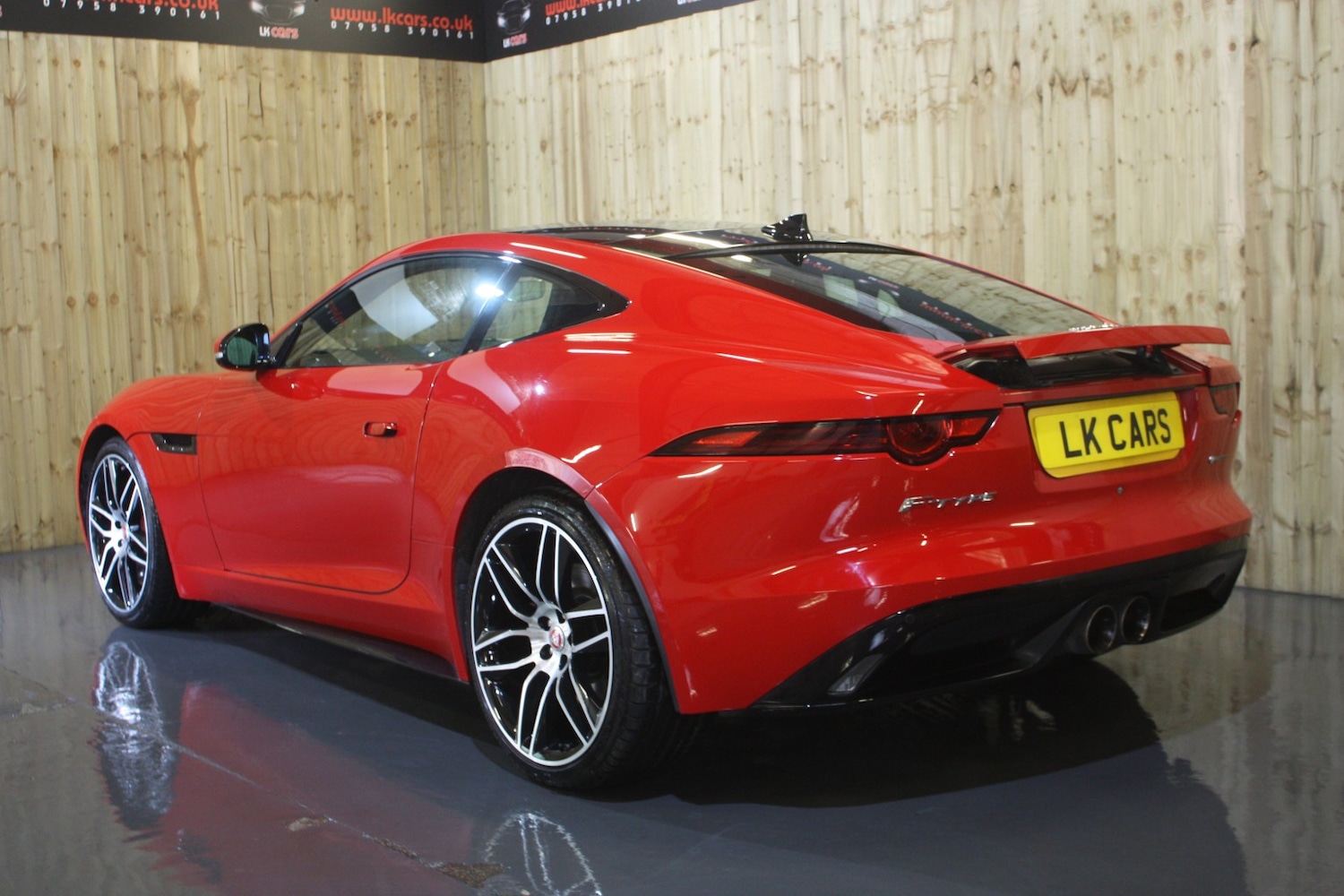 Used Jaguar F-Type 2017 for sale - 76128872: Photo 4