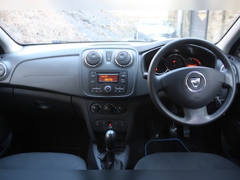 Used Dacia Sandero 2015 for sale - 77357367: Photo