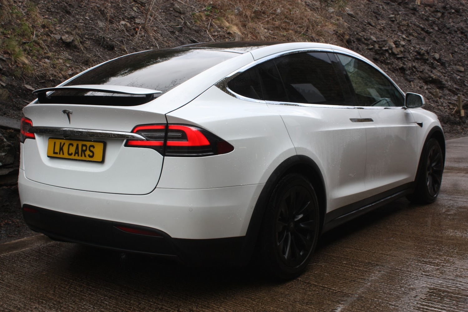 Used Tesla Model X 2017 for sale - 78070604: Photo 4