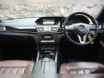 Used Mercedes-Benz E Class 2014 for sale - 78300418: Photo