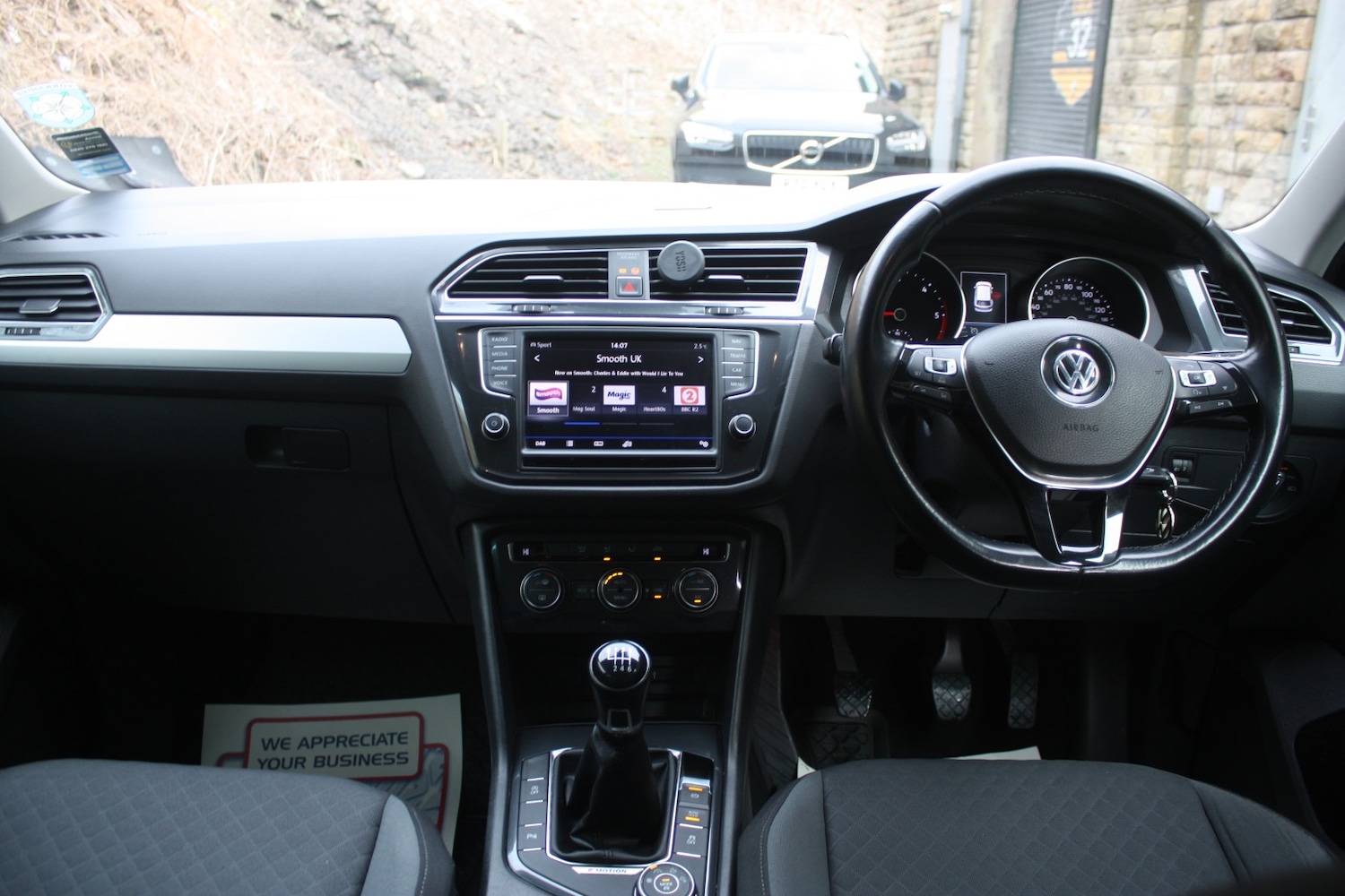 Used Volkswagen Tiguan 2017 for sale - 77584425: Photo 2