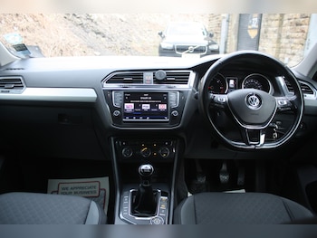 Used Volkswagen Tiguan 2017 for sale - 77584425: Photo