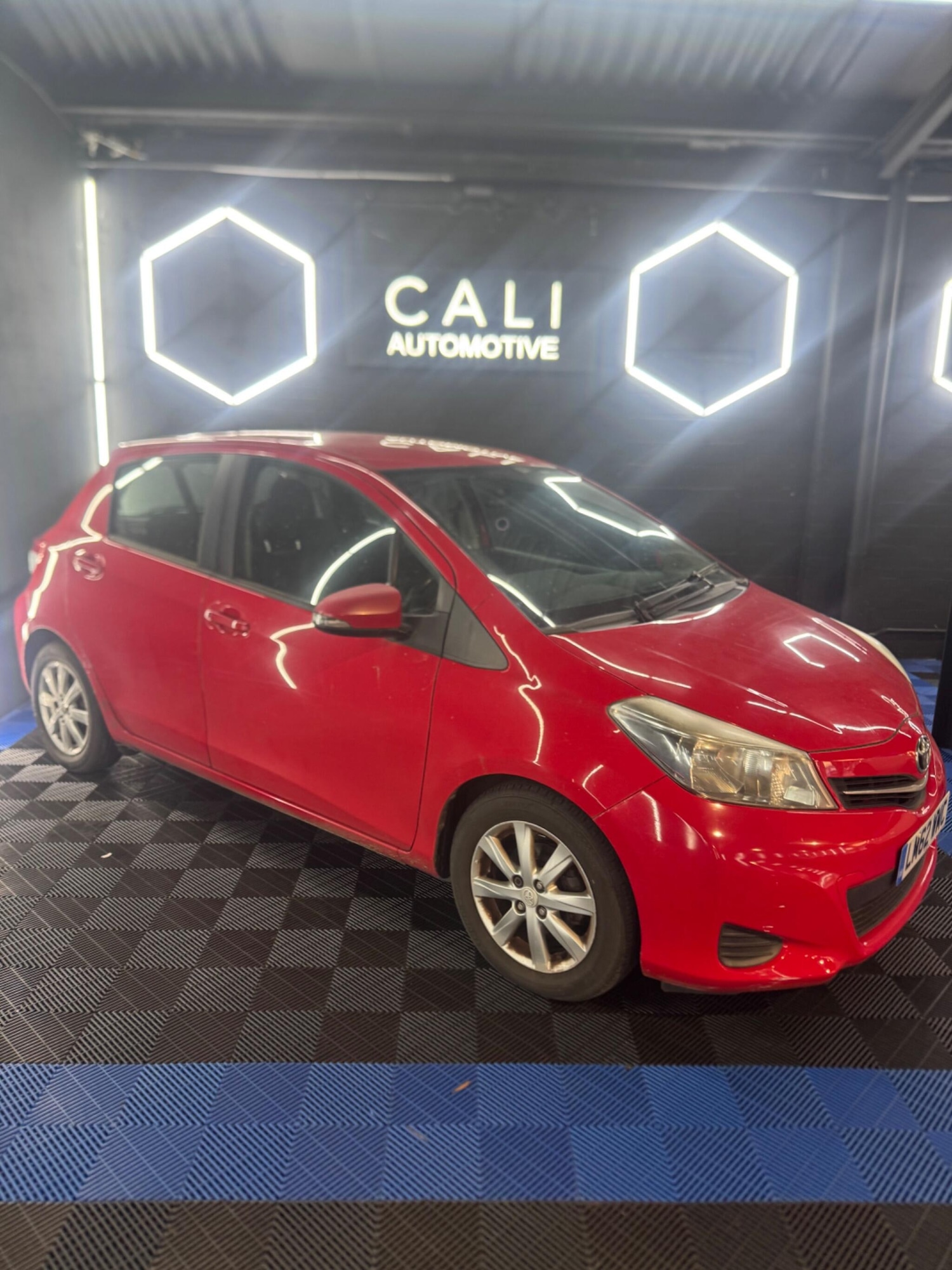 Used Toyota Yaris 2012 for sale - 77097734: Photo 1