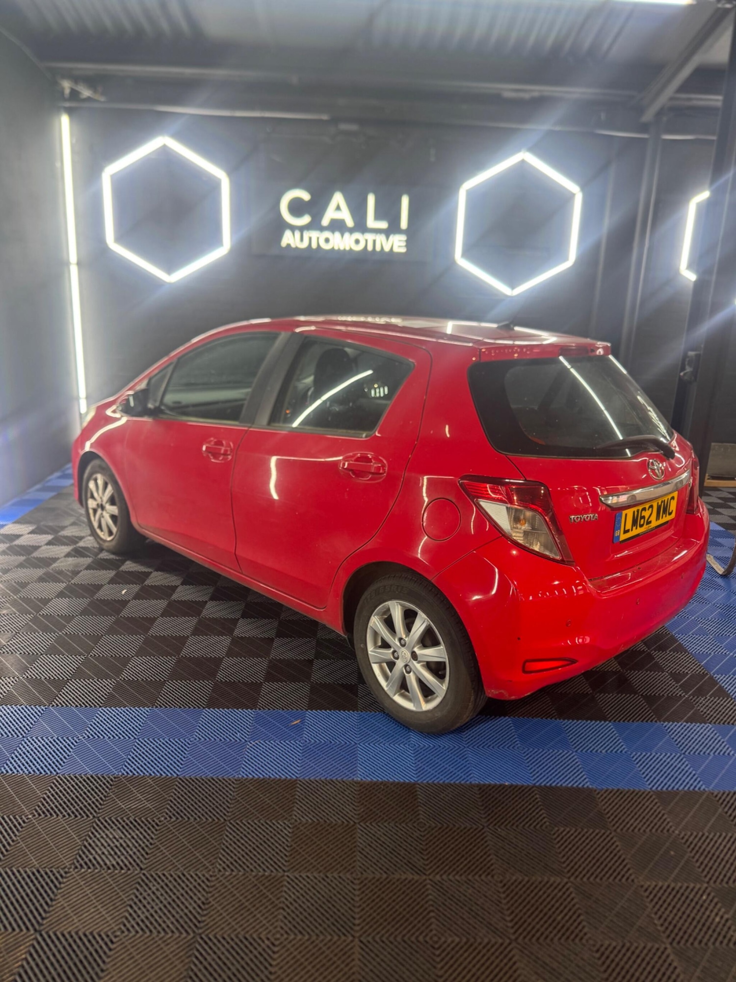 Used Toyota Yaris 2012 for sale - 77097734: Photo 3