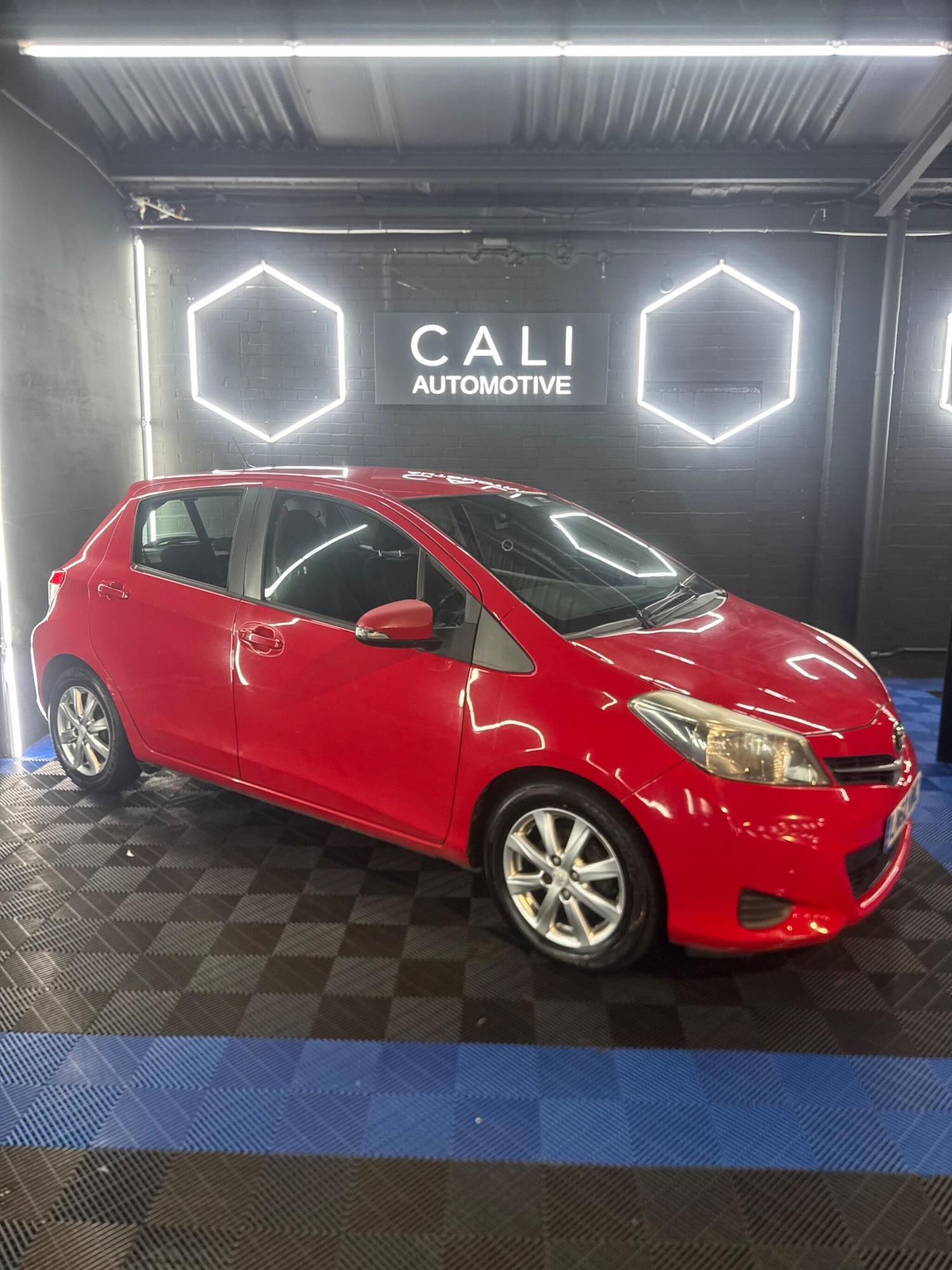 Used Toyota Yaris 2012 for sale - 77097734: Photo 38