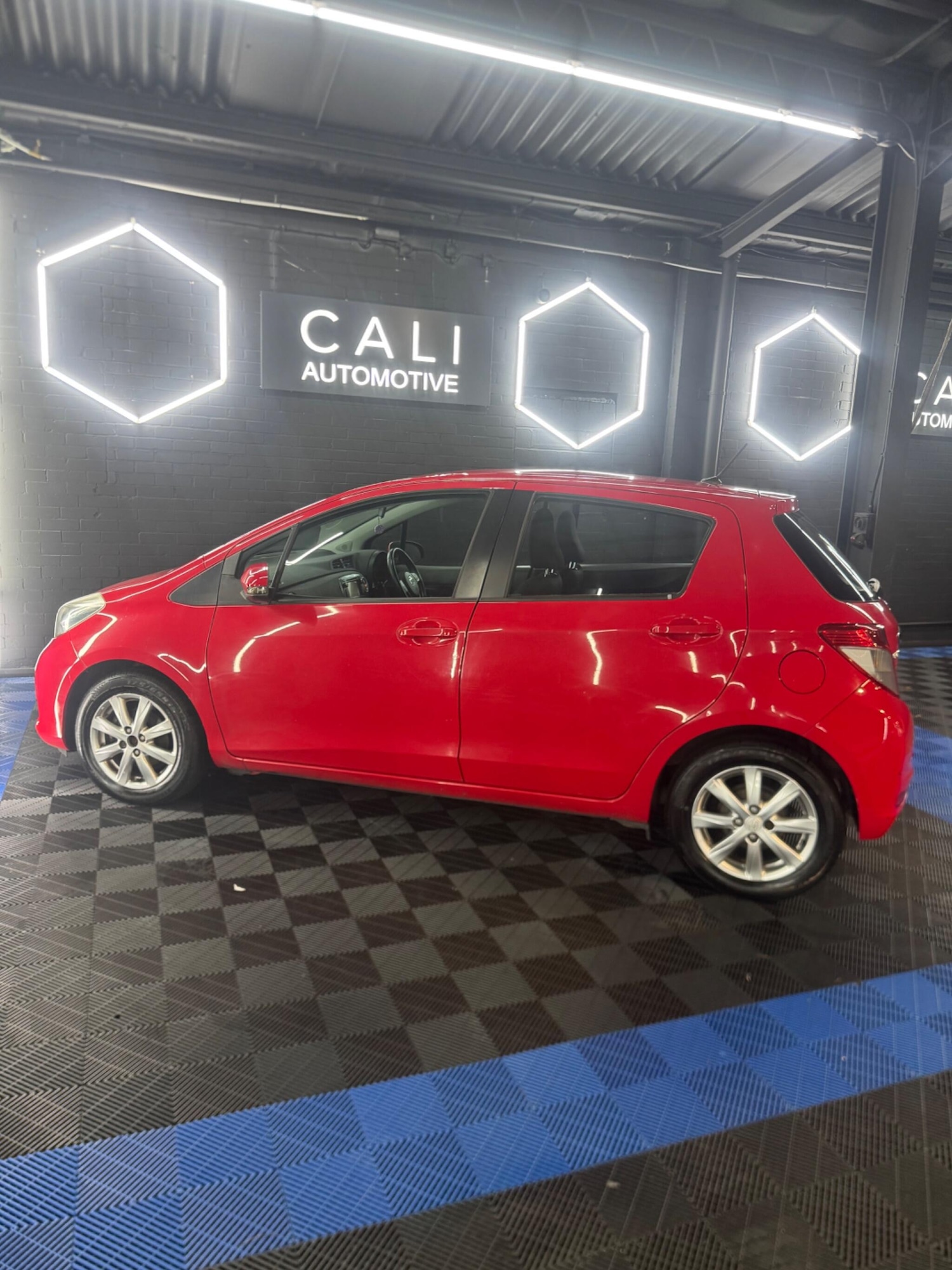 Used Toyota Yaris 2012 for sale - 77097734: Photo 41