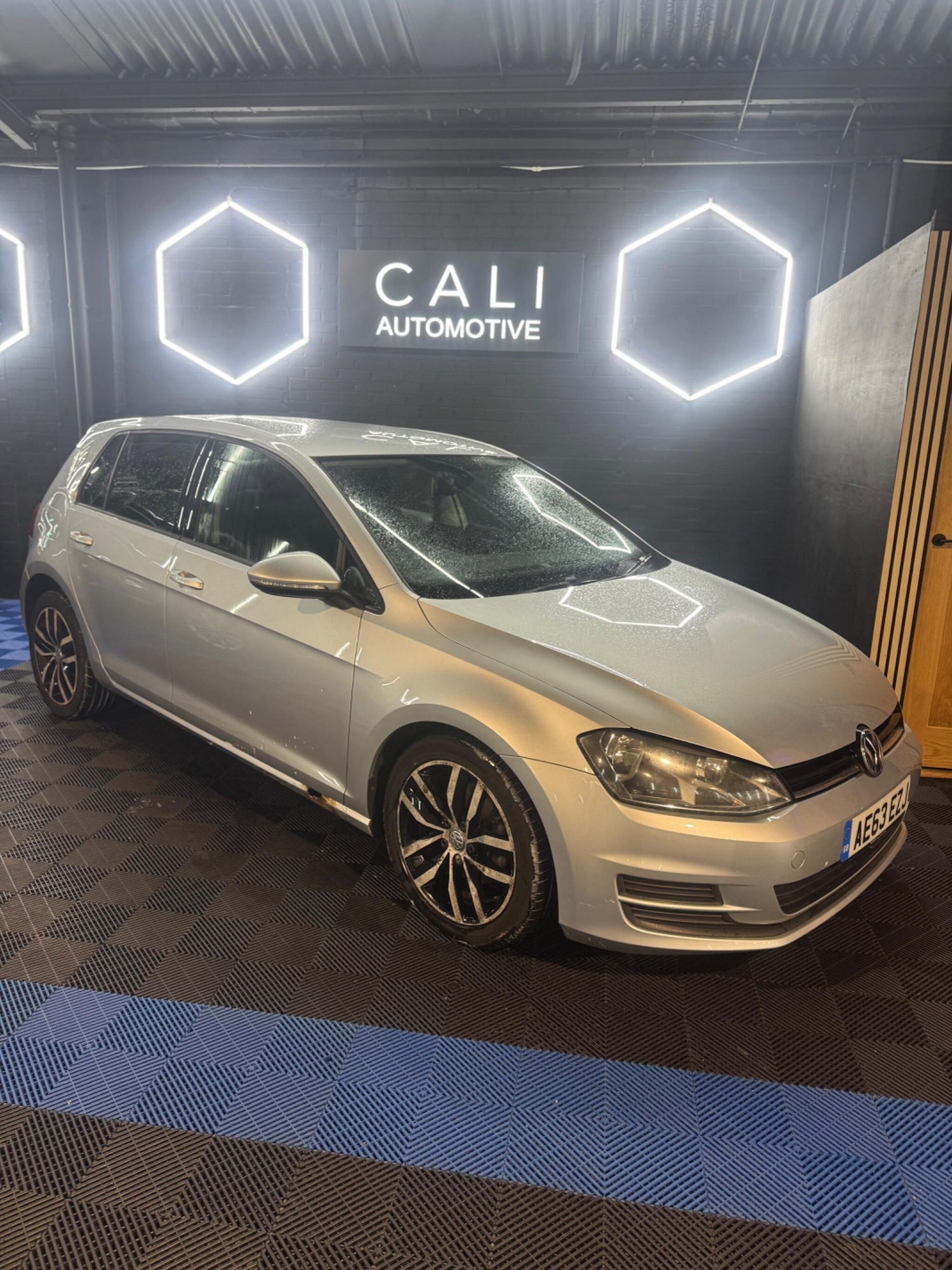 Used Volkswagen Golf 2013 for sale - 77549923: Photo 2