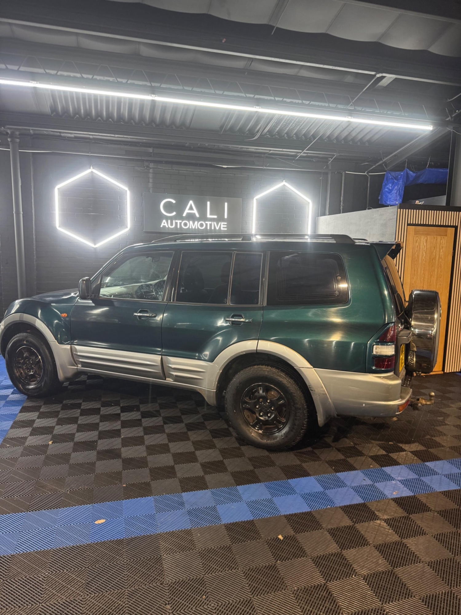 Used Mitsubishi Shogun 2003 for sale - 78057753: Photo 10