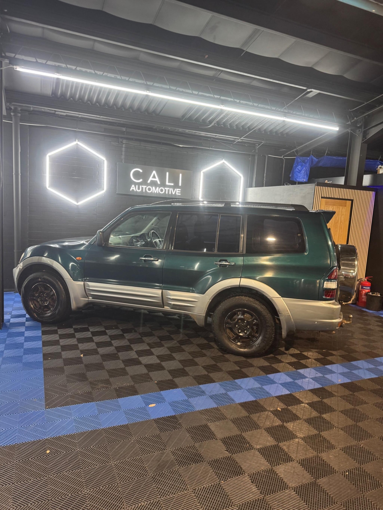 Used Mitsubishi Shogun 2003 for sale - 78057753: Photo 4