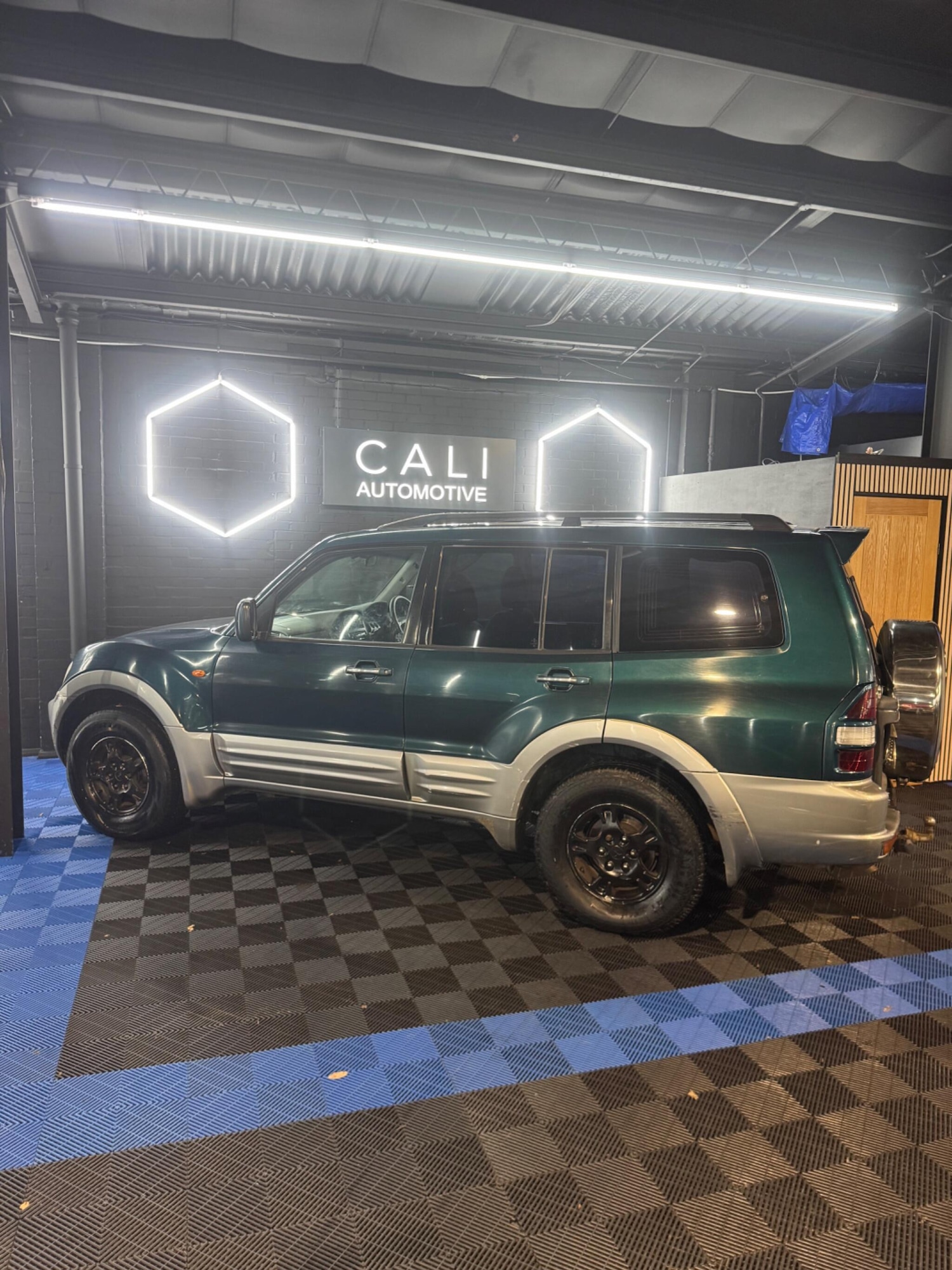 Used Mitsubishi Shogun 2003 for sale - 78057753: Photo 9