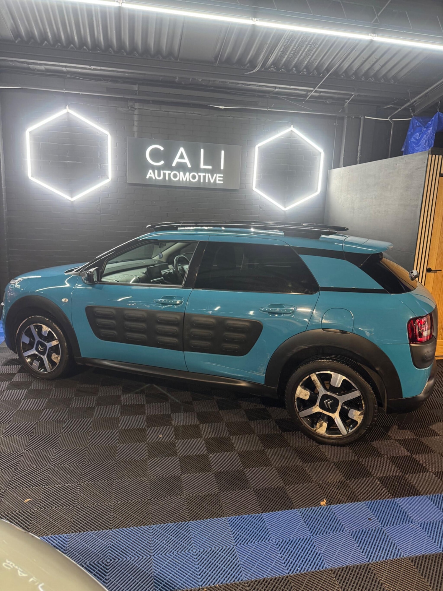 Used Citroen C4 Cactus for sale - 77825215: Photo 10