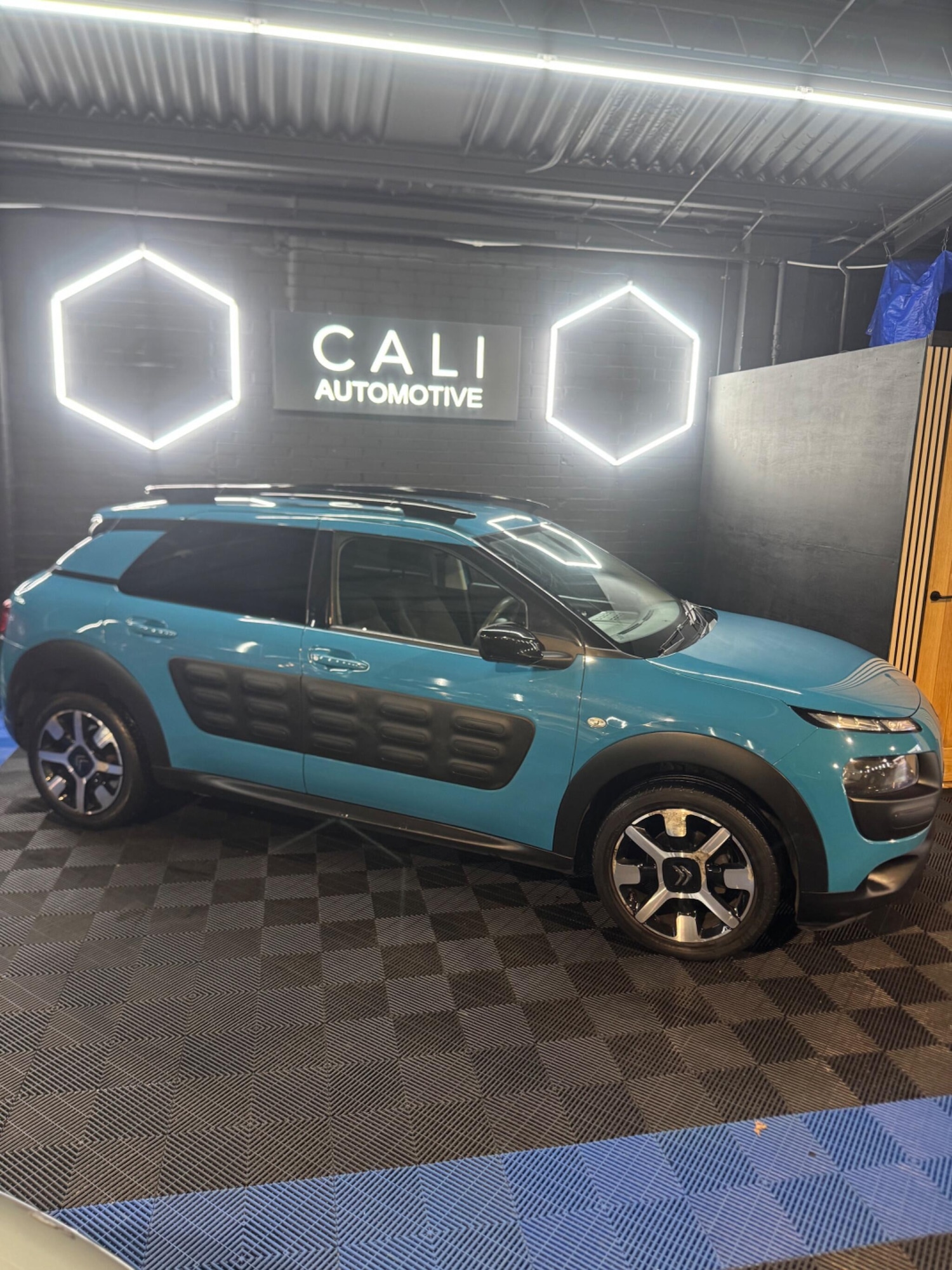 Used Citroen C4 Cactus for sale - 77825215: Photo 11
