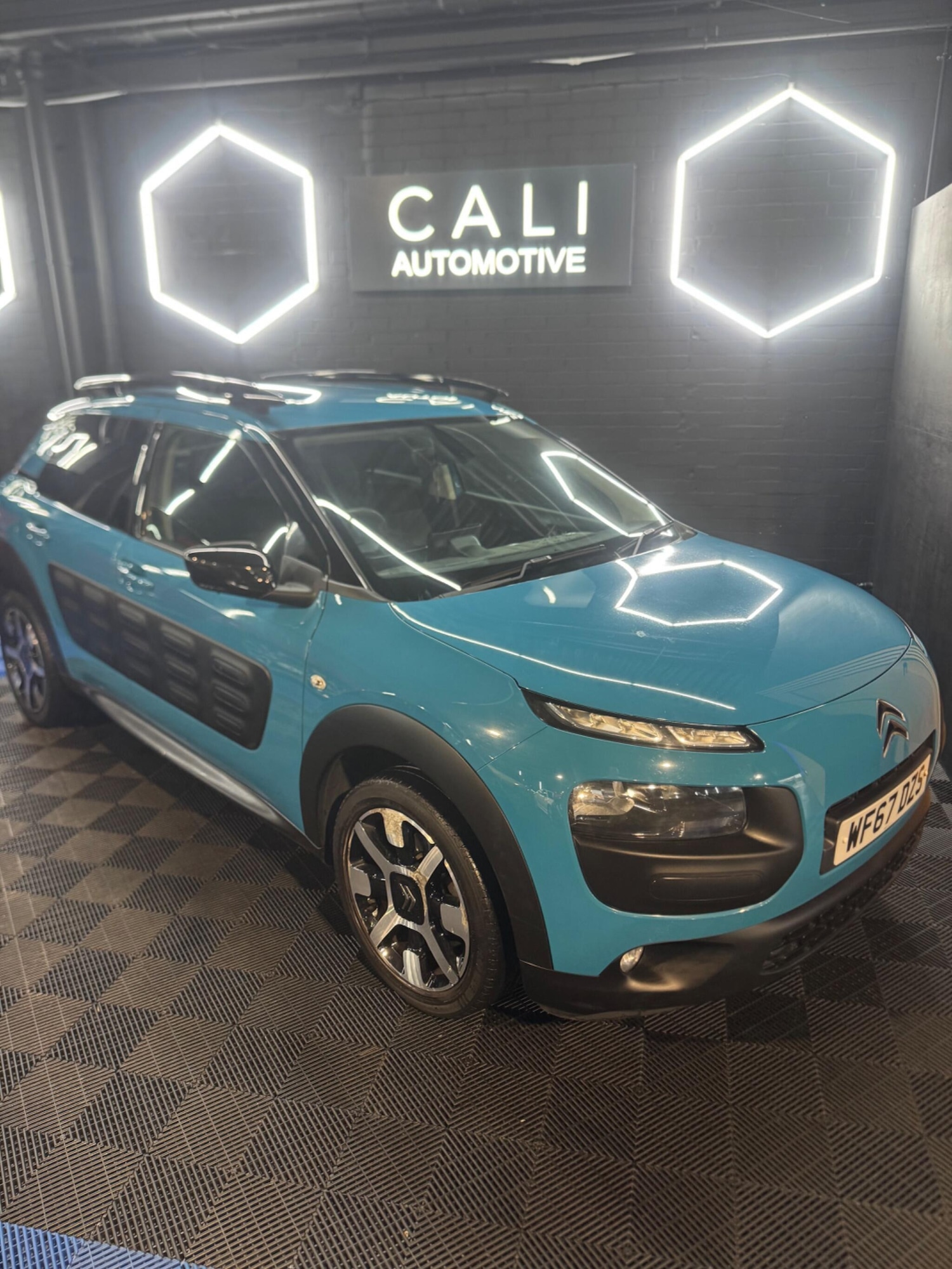 Used Citroen C4 Cactus for sale - 77825215: Photo 2