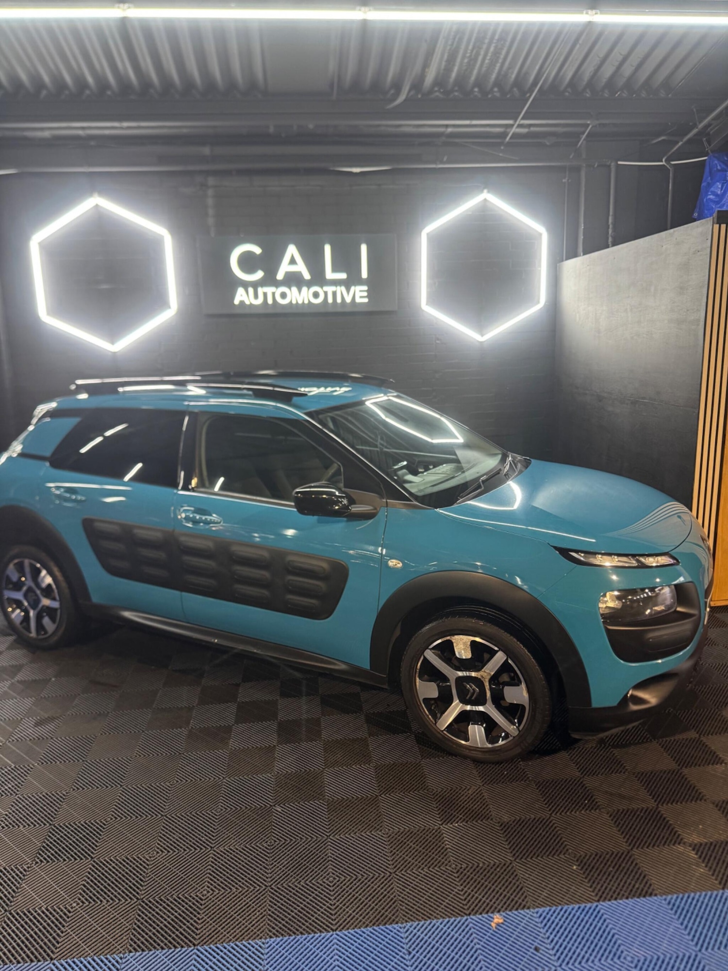 Used Citroen C4 Cactus for sale - 77825215: Photo 33