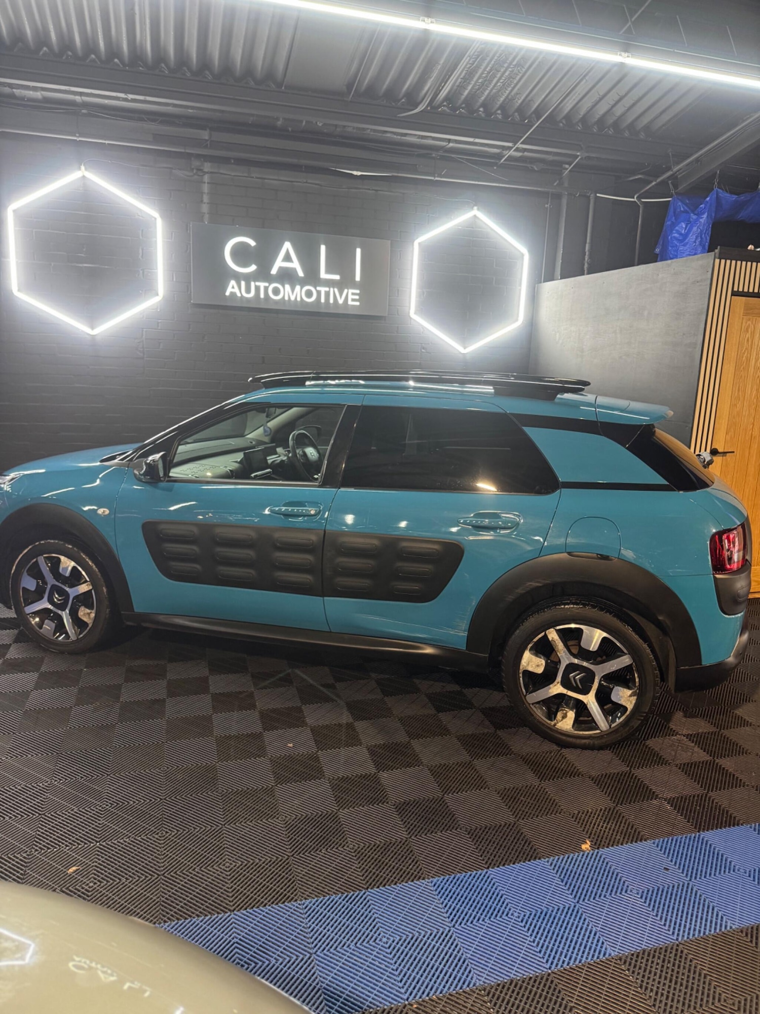Used Citroen C4 Cactus for sale - 77825215: Photo 37