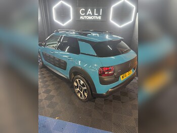 Used Citroen C4 Cactus 2017 for sale - 77825215: Photo