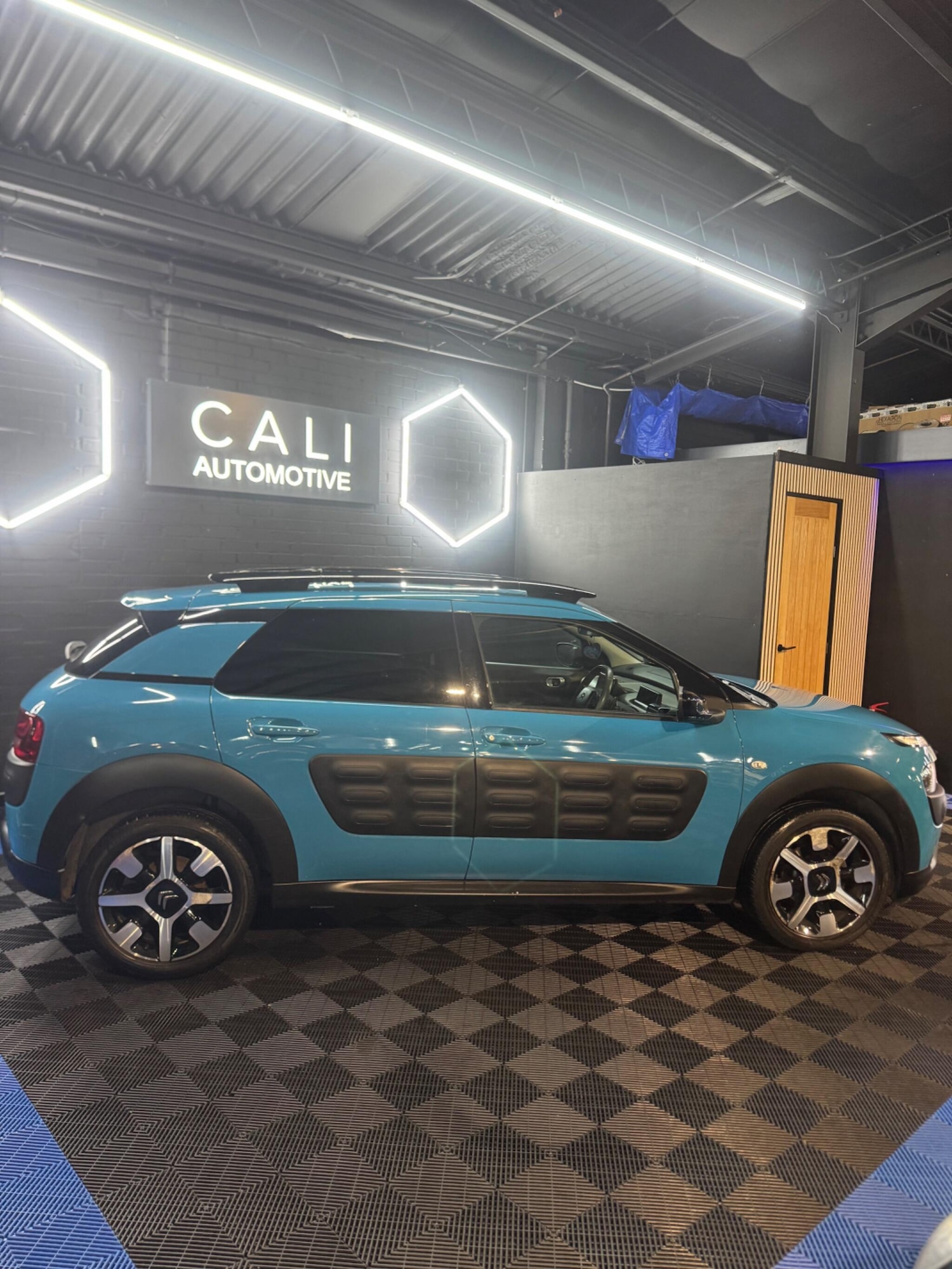 Used Citroen C4 Cactus for sale - 77825215: Photo 4