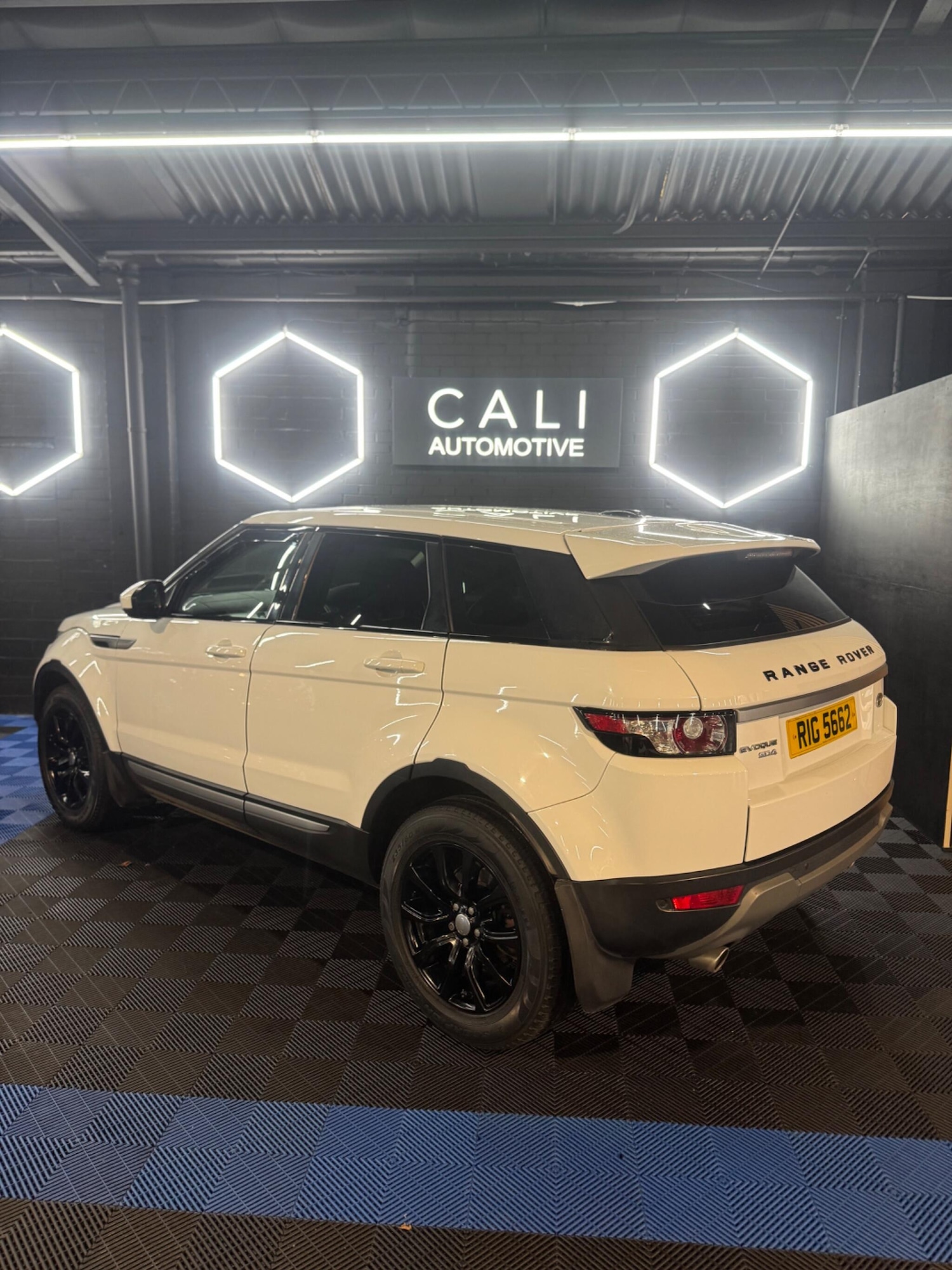 Used Land Rover Range Rover Evoque 2014 for sale - 77242583: Photo 2