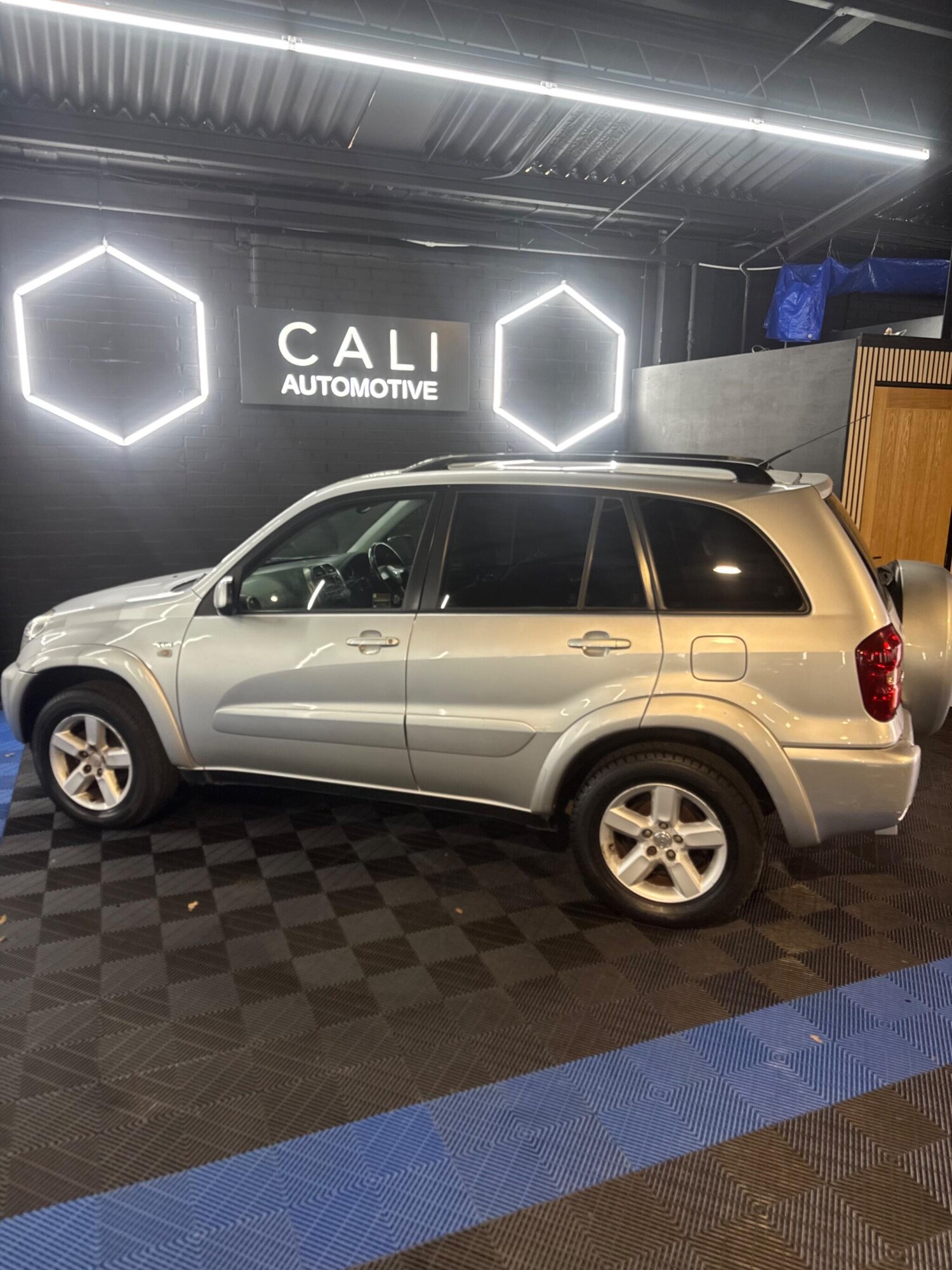 Used Toyota RAV4 for sale - 78141592: Photo 12