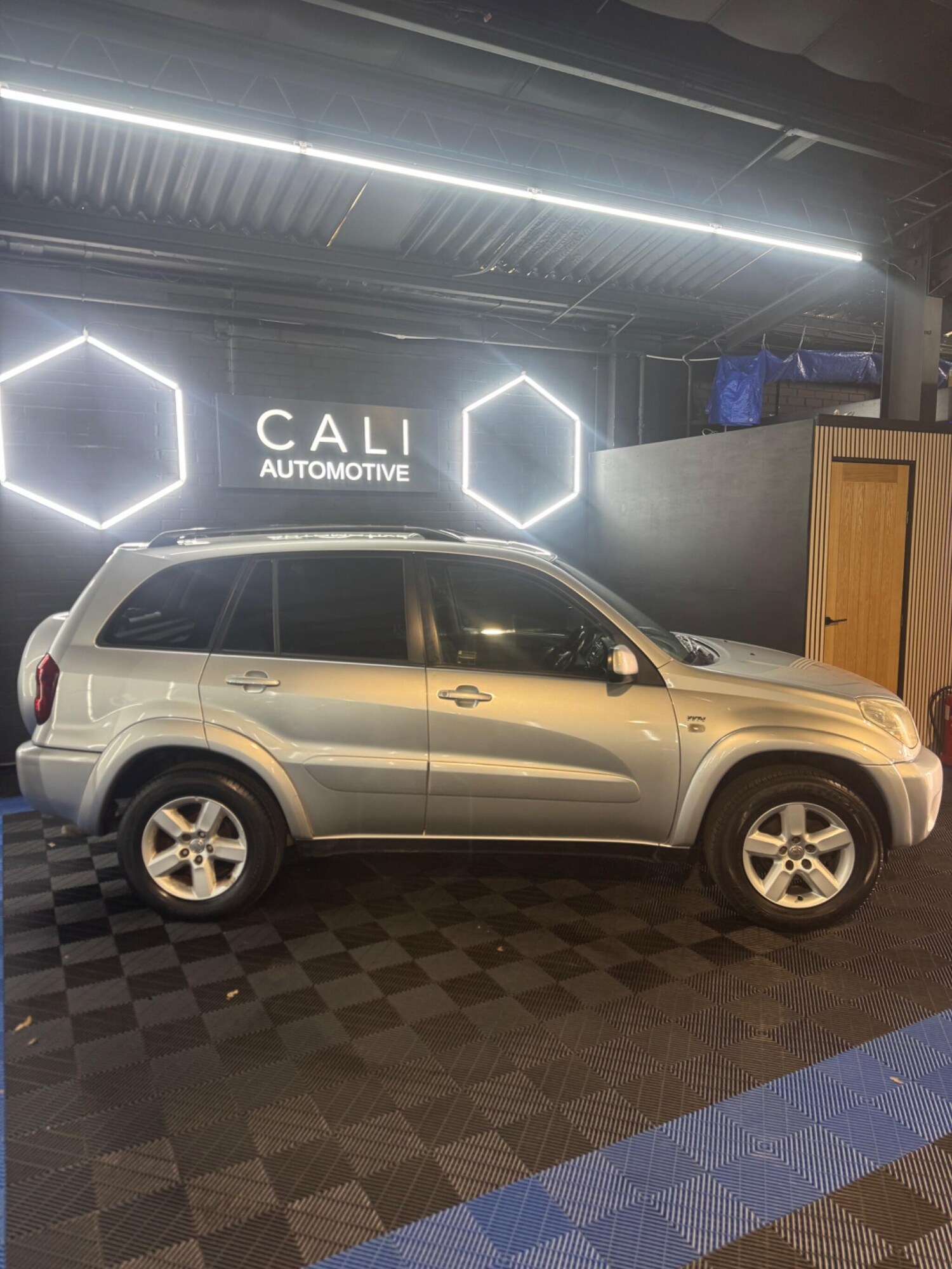 Used Toyota RAV4 for sale - 78141592: Photo 17