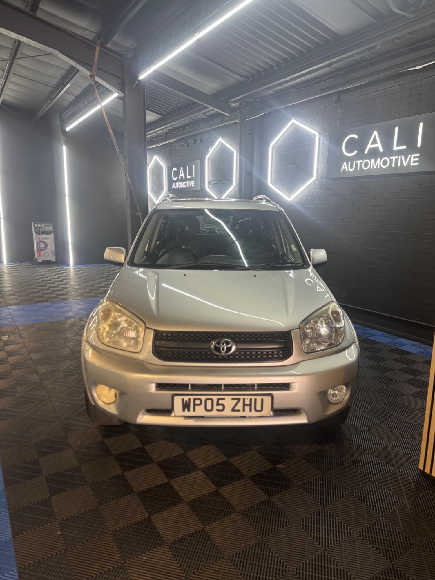 Used Toyota RAV4 for sale - 78141592: Photo 3