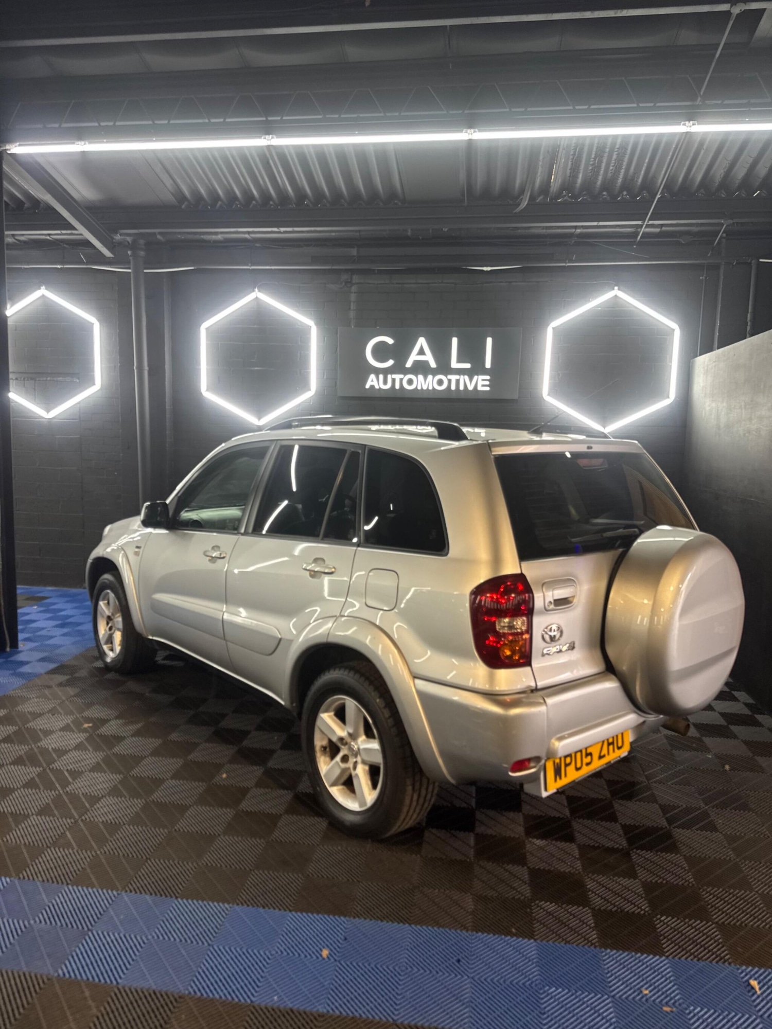 Used Toyota RAV4 for sale - 78141592: Photo 4