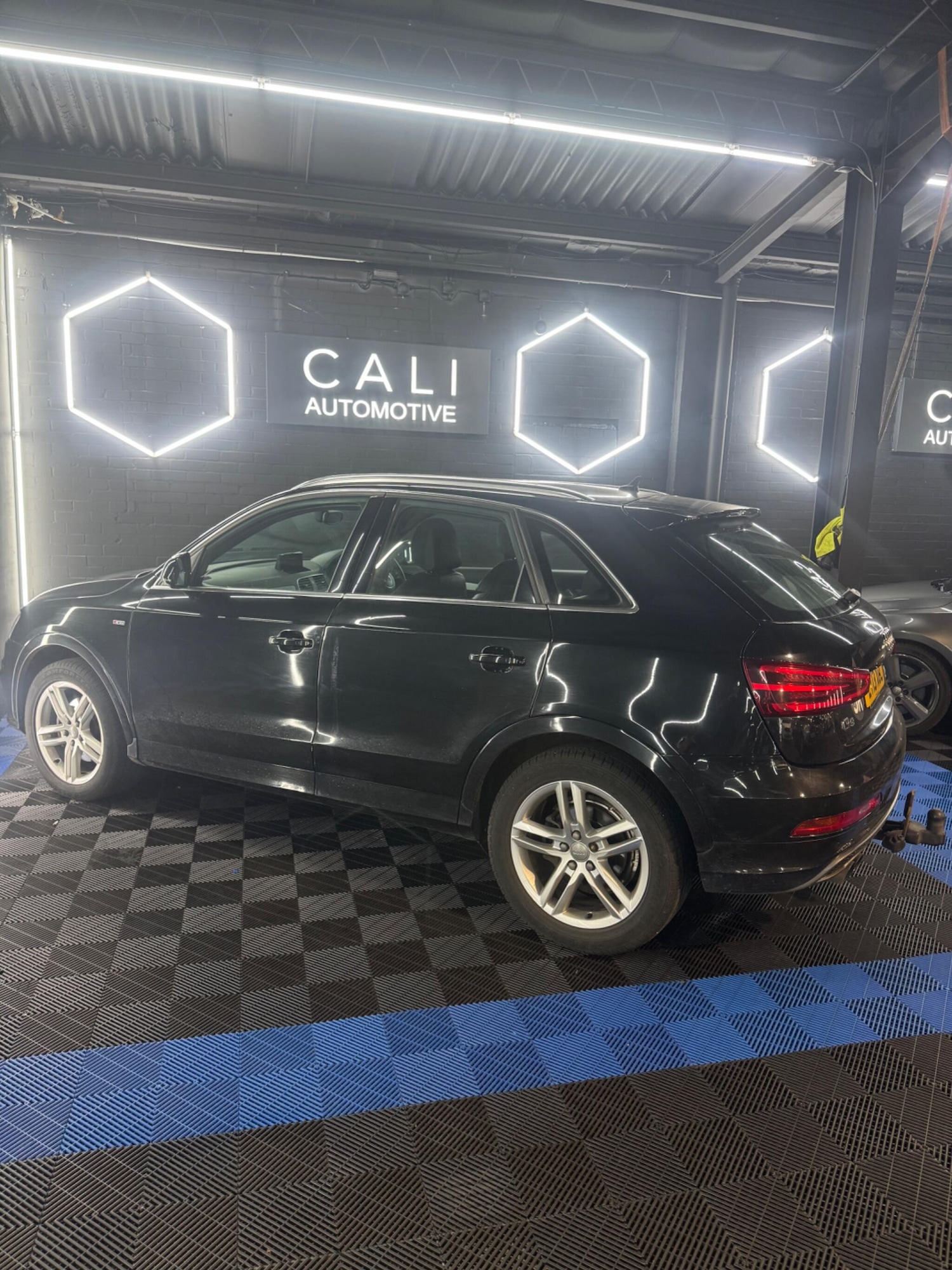 Used Audi Q3 2013 for sale - 77331651: Photo 13