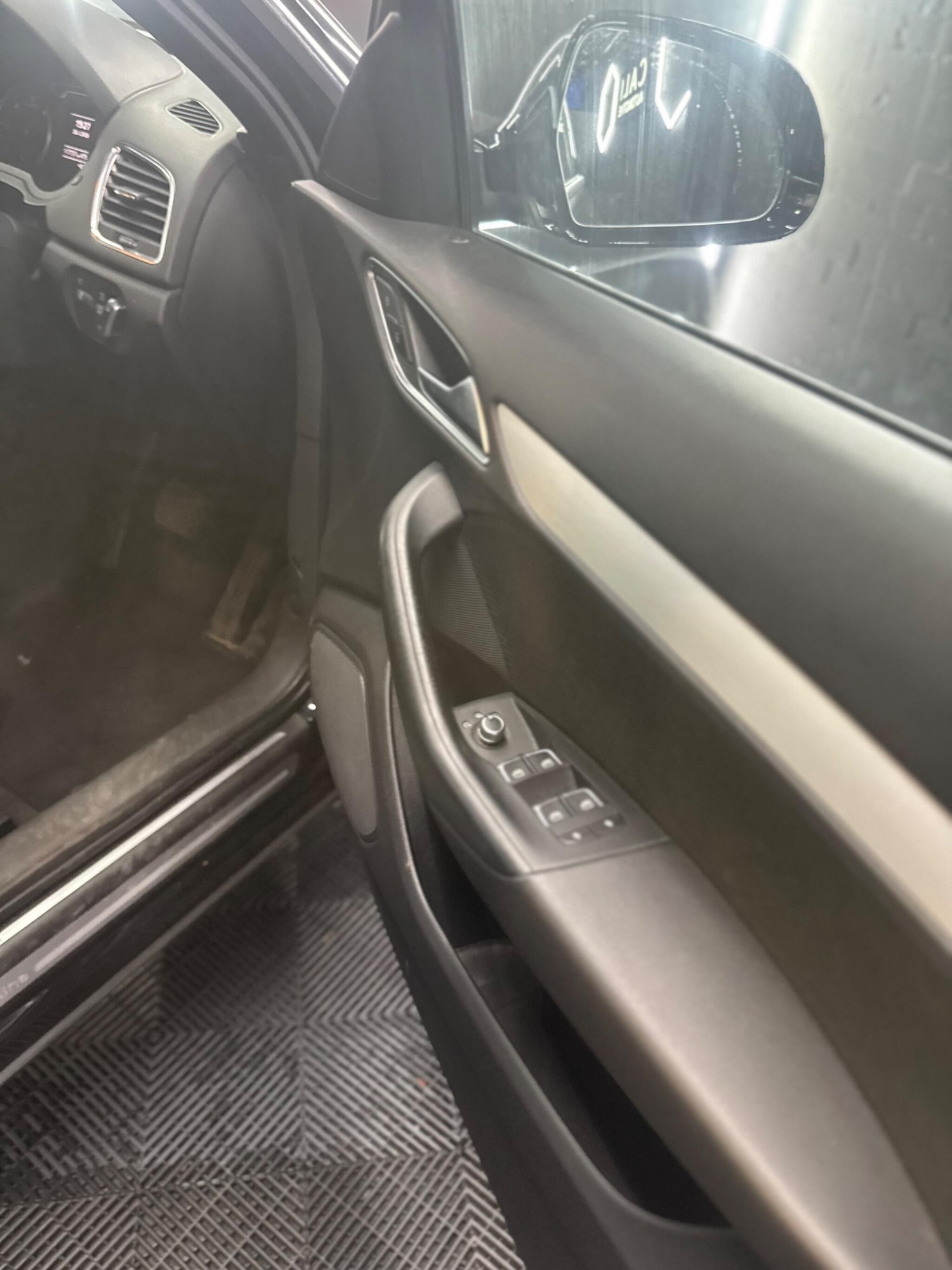 Used Audi Q3 2013 for sale - 77331651: Photo 19