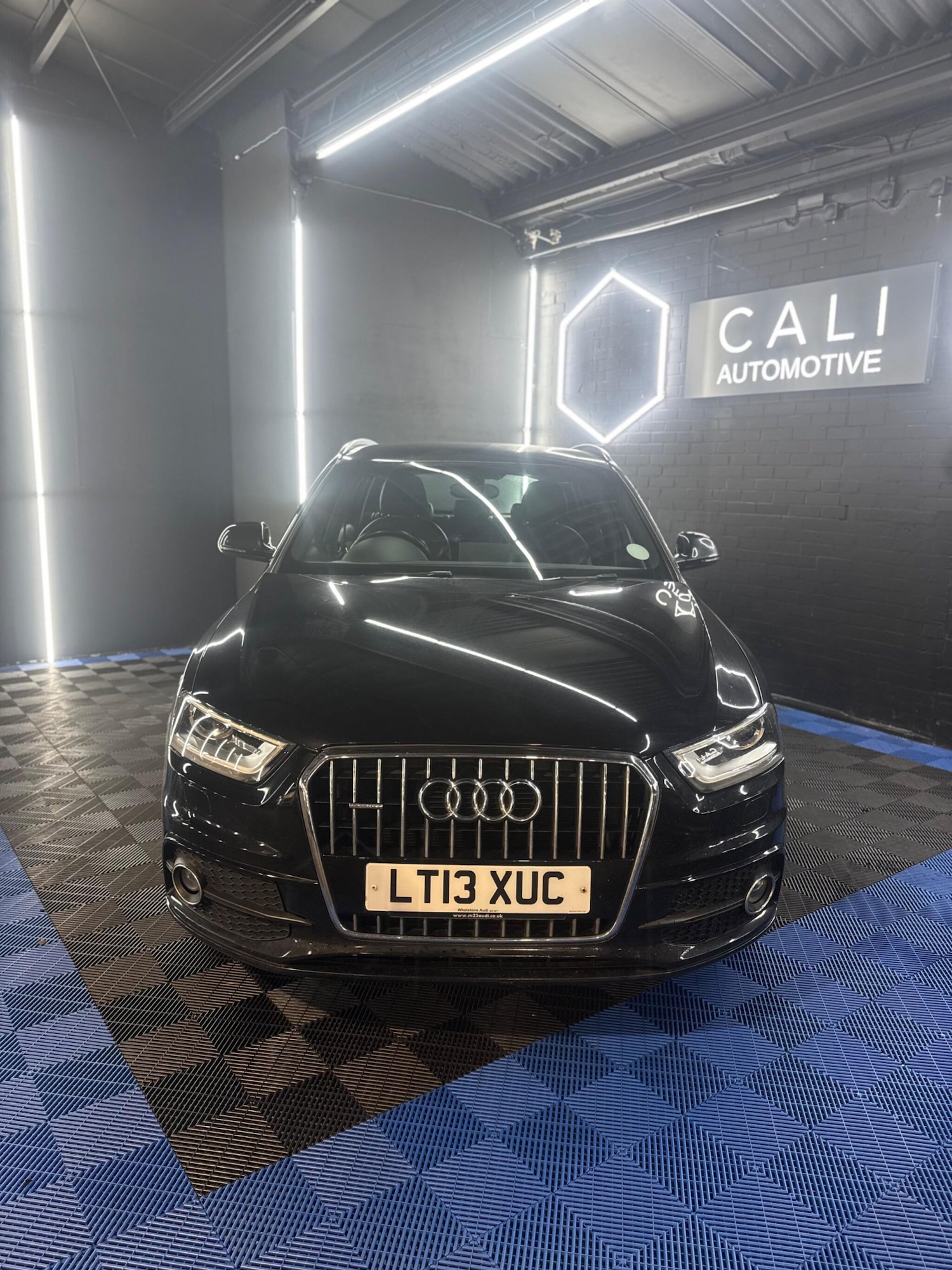 Used Audi Q3 2013 for sale - 77331651: Photo 2