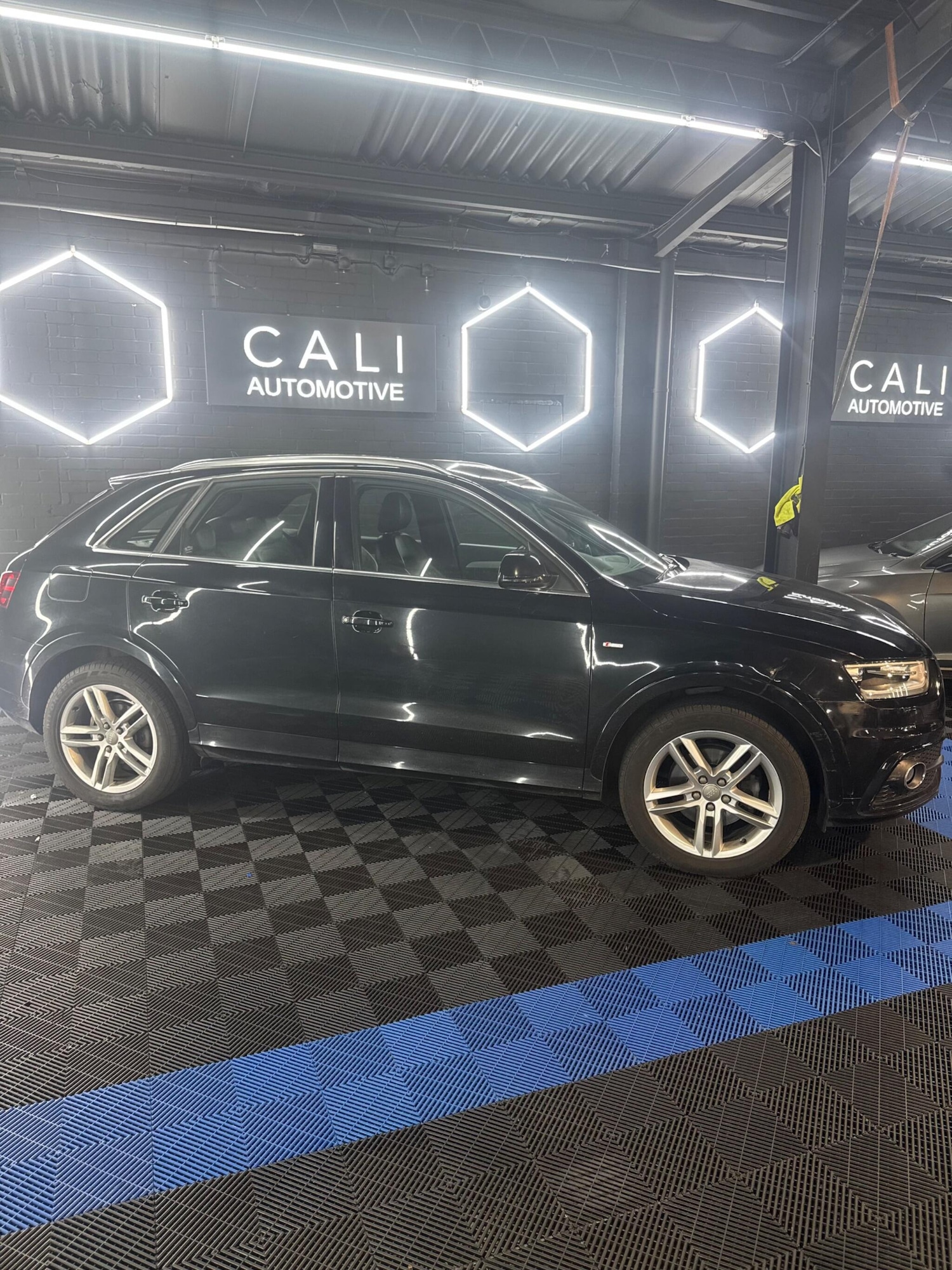 Used Audi Q3 2013 for sale - 77331651: Photo 27