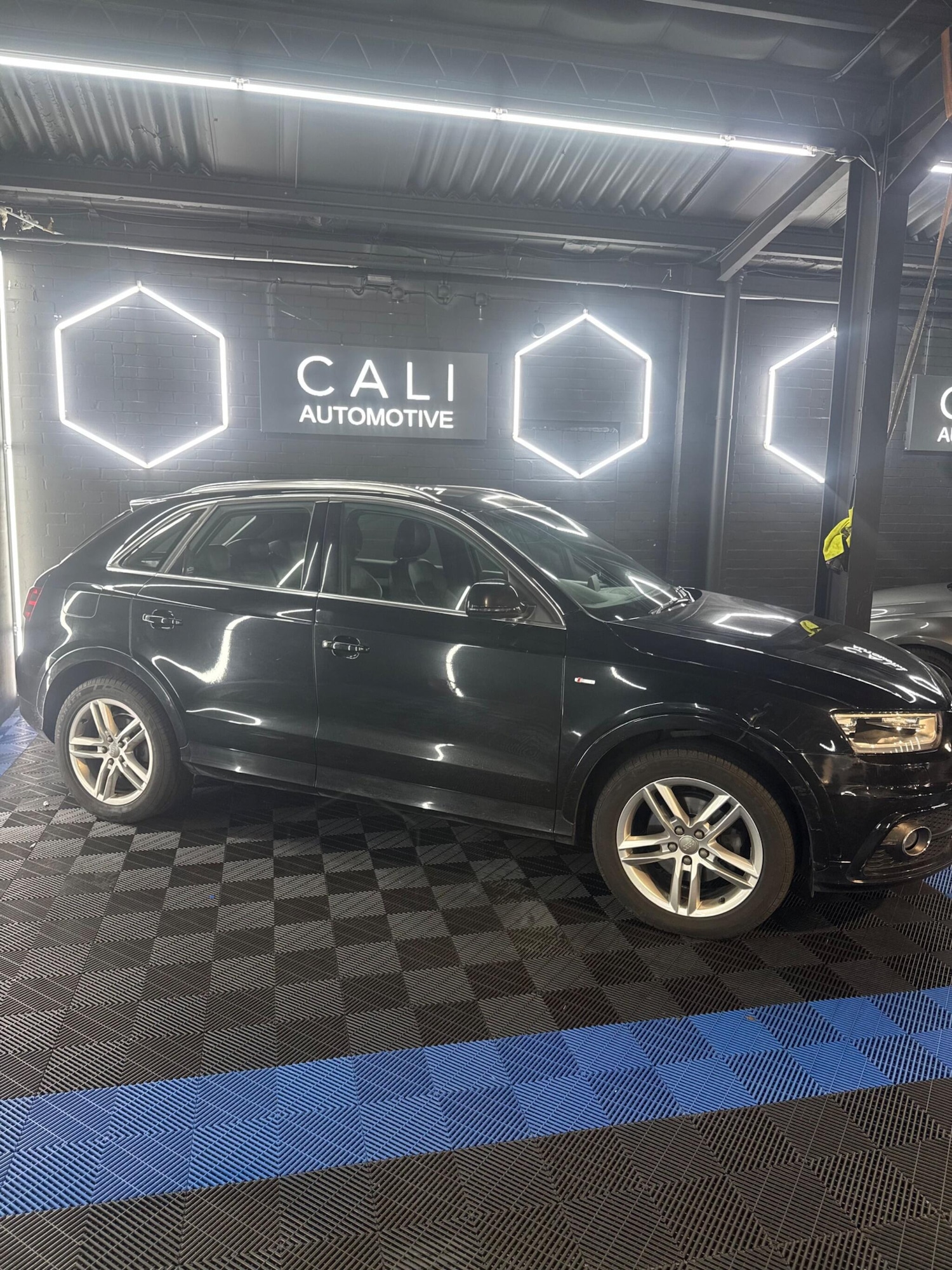Used Audi Q3 2013 for sale - 77331651: Photo 28