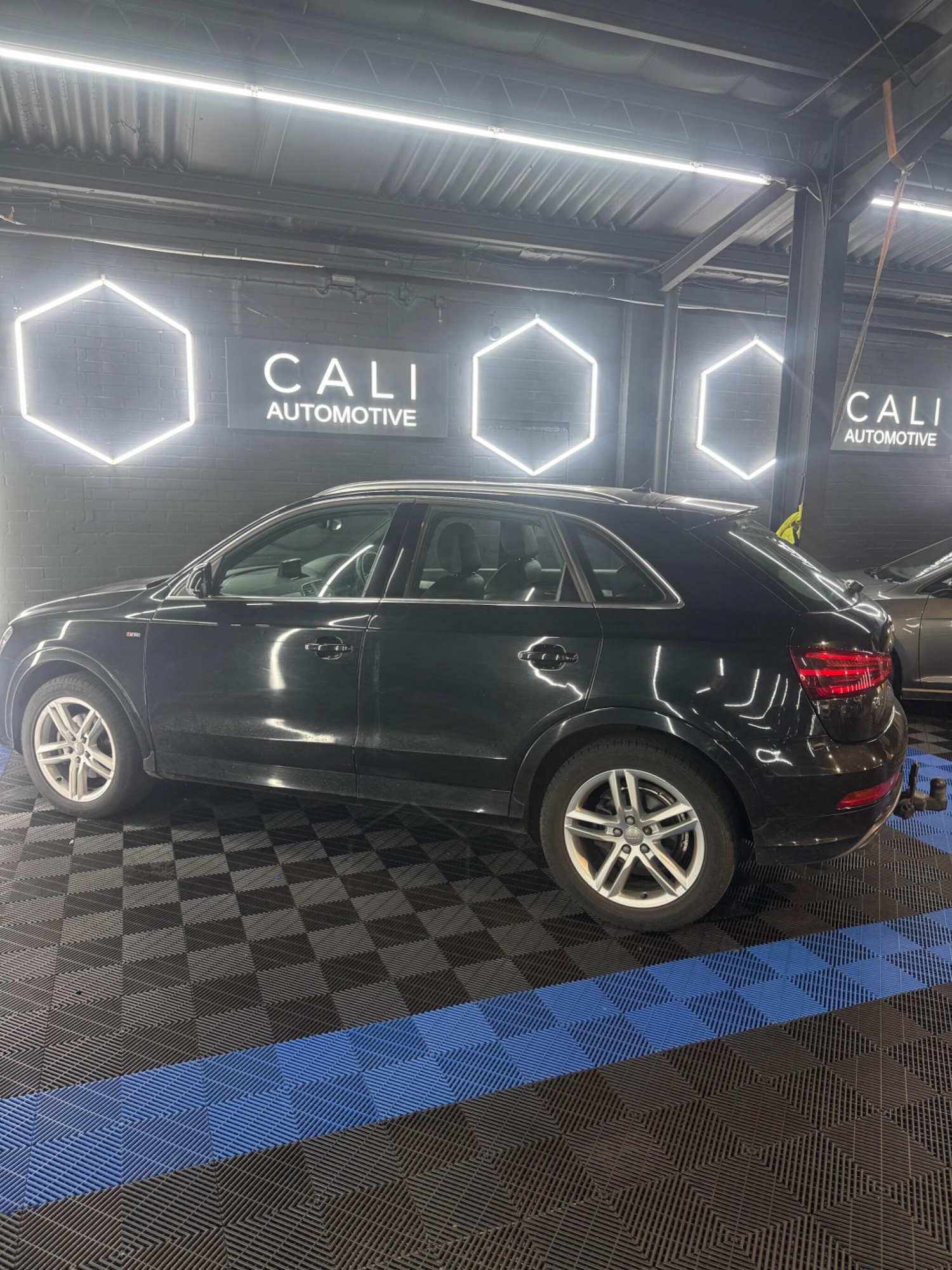 Used Audi Q3 2013 for sale - 77331651: Photo 32