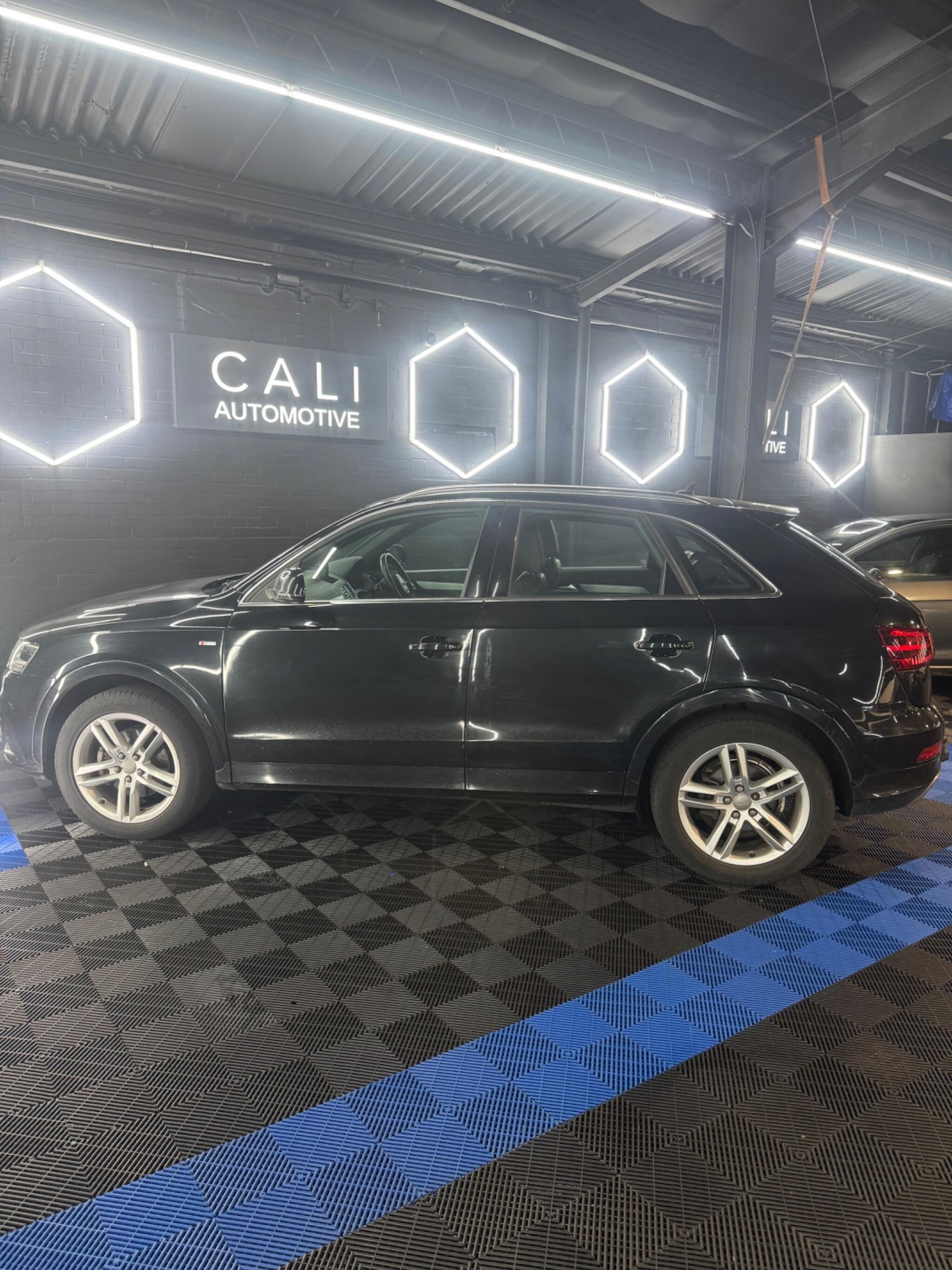 Used Audi Q3 2013 for sale - 77331651: Photo 4