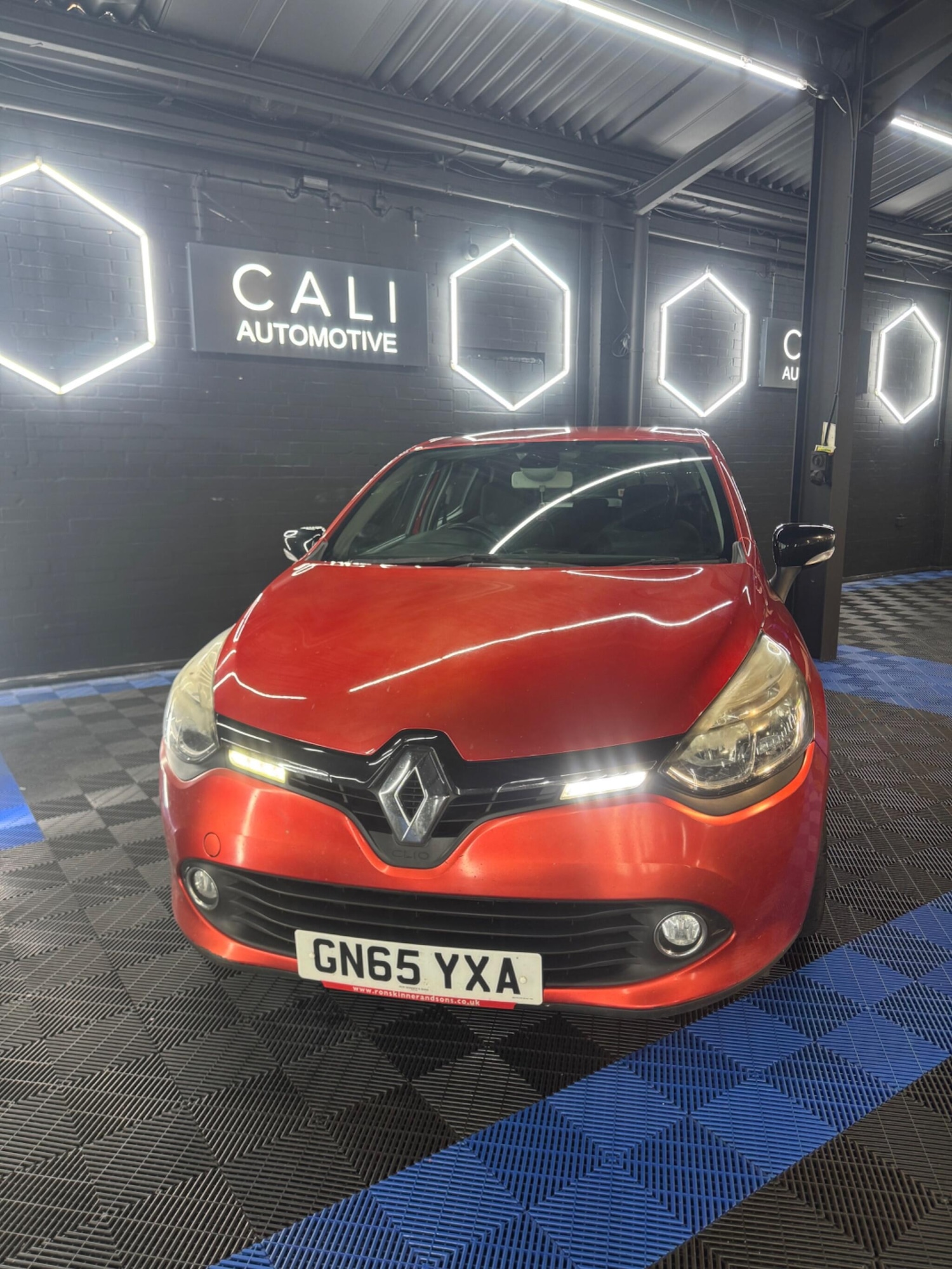 Used Renault Clio 2015 for sale - 76866561: Photo 1