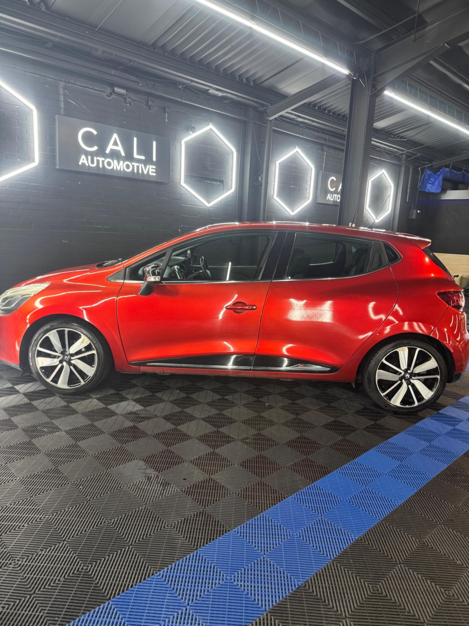 Used Renault Clio 2015 for sale - 76866561: Photo 11