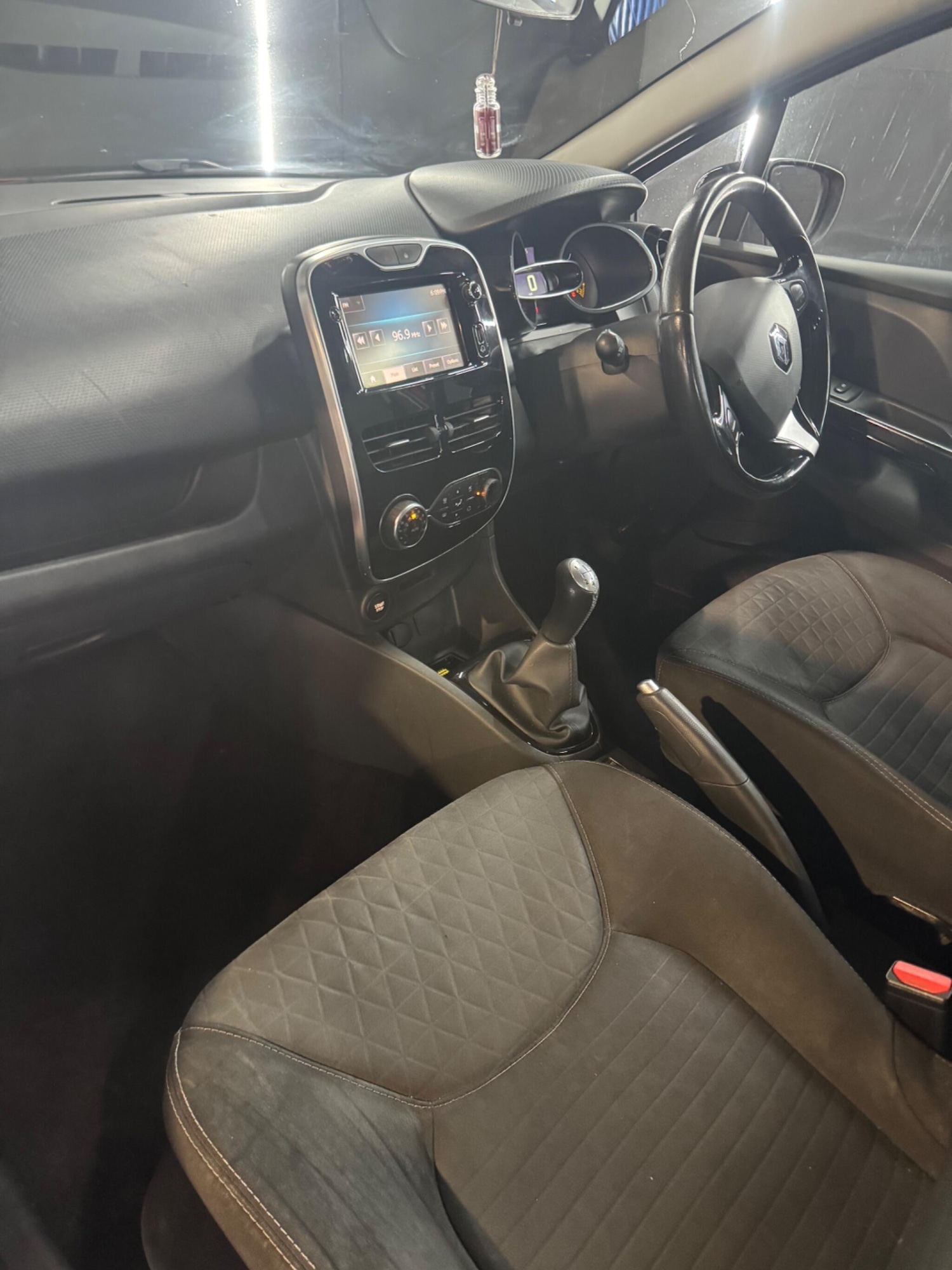 Used Renault Clio 2015 for sale - 76866561: Photo 12