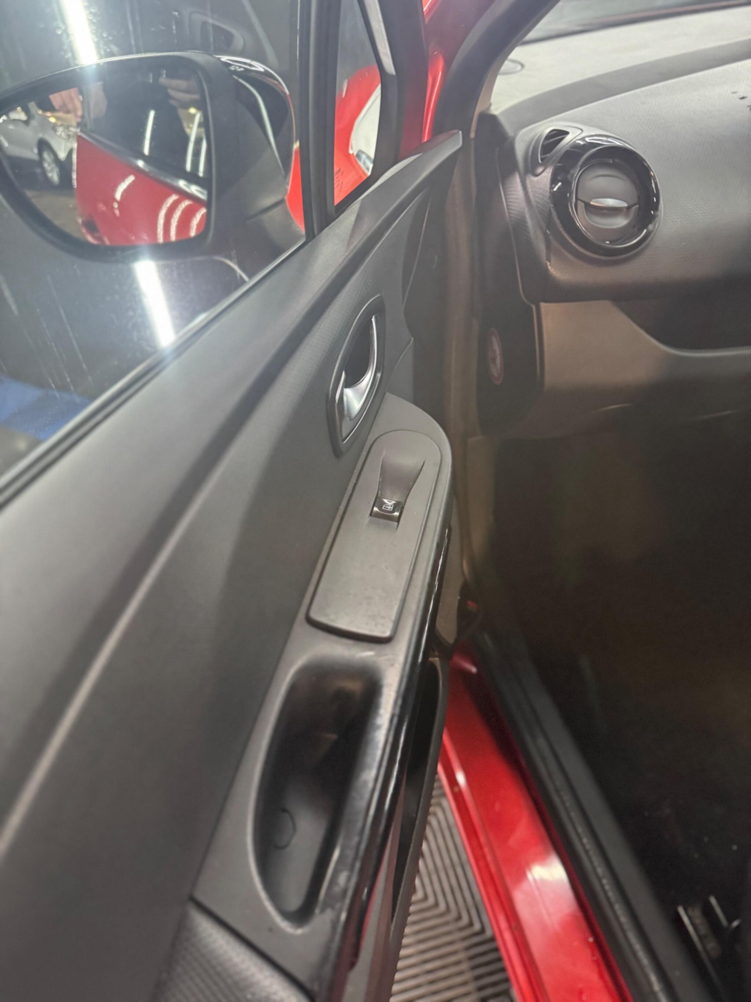 Used Renault Clio 2015 for sale - 76866561: Photo 18