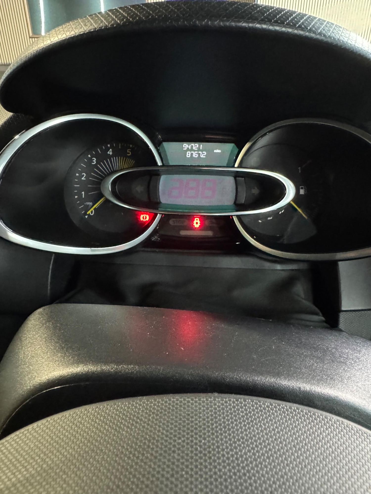 Used Renault Clio 2015 for sale - 76866561: Photo 24